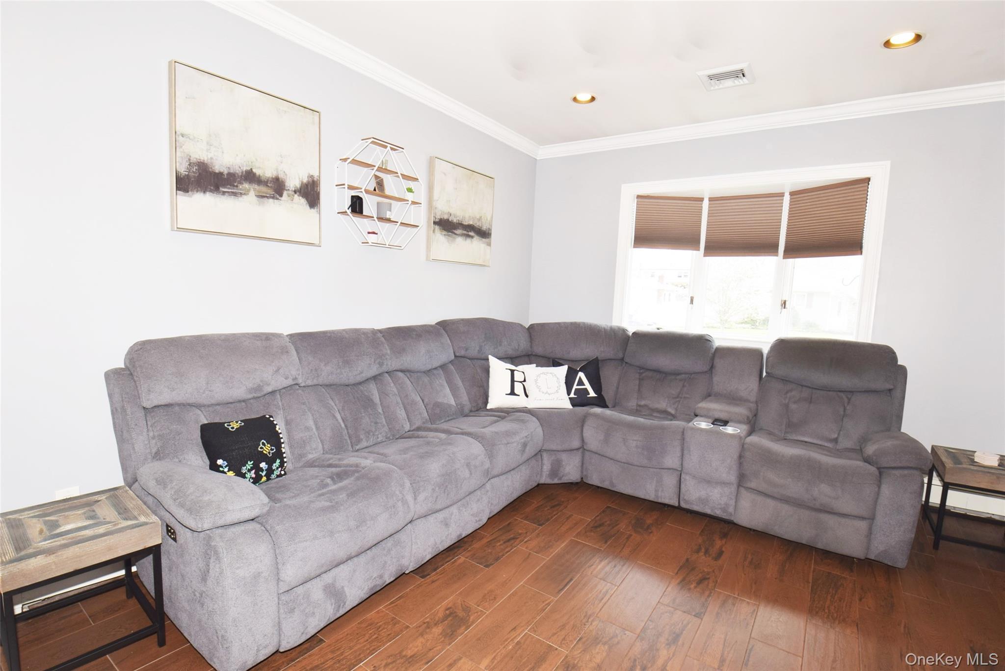 Single Family Lagoon  Suffolk County, NY 11730, MLS-987840-10