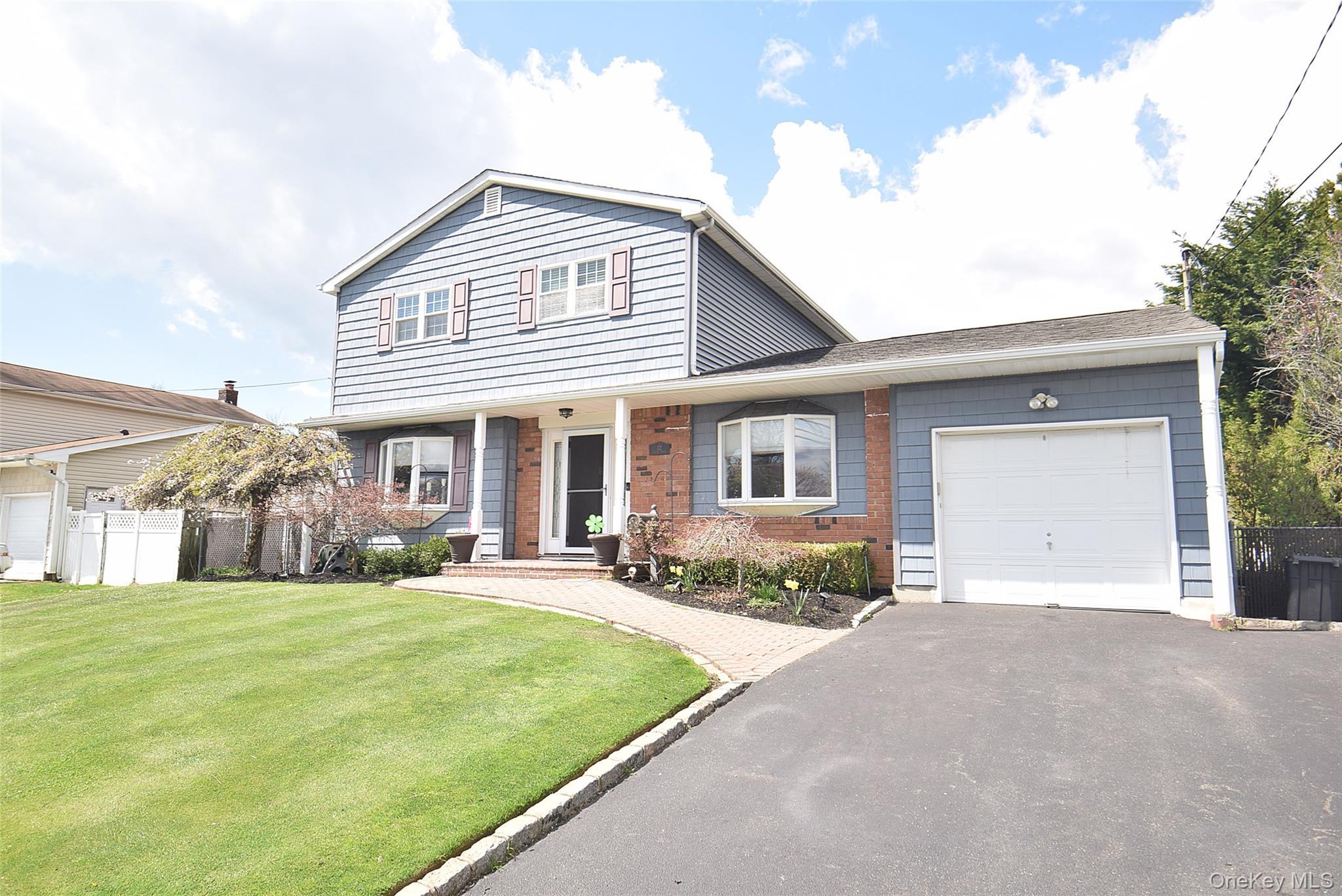 Single Family Lagoon  Suffolk County, NY 11730, MLS-987840-2