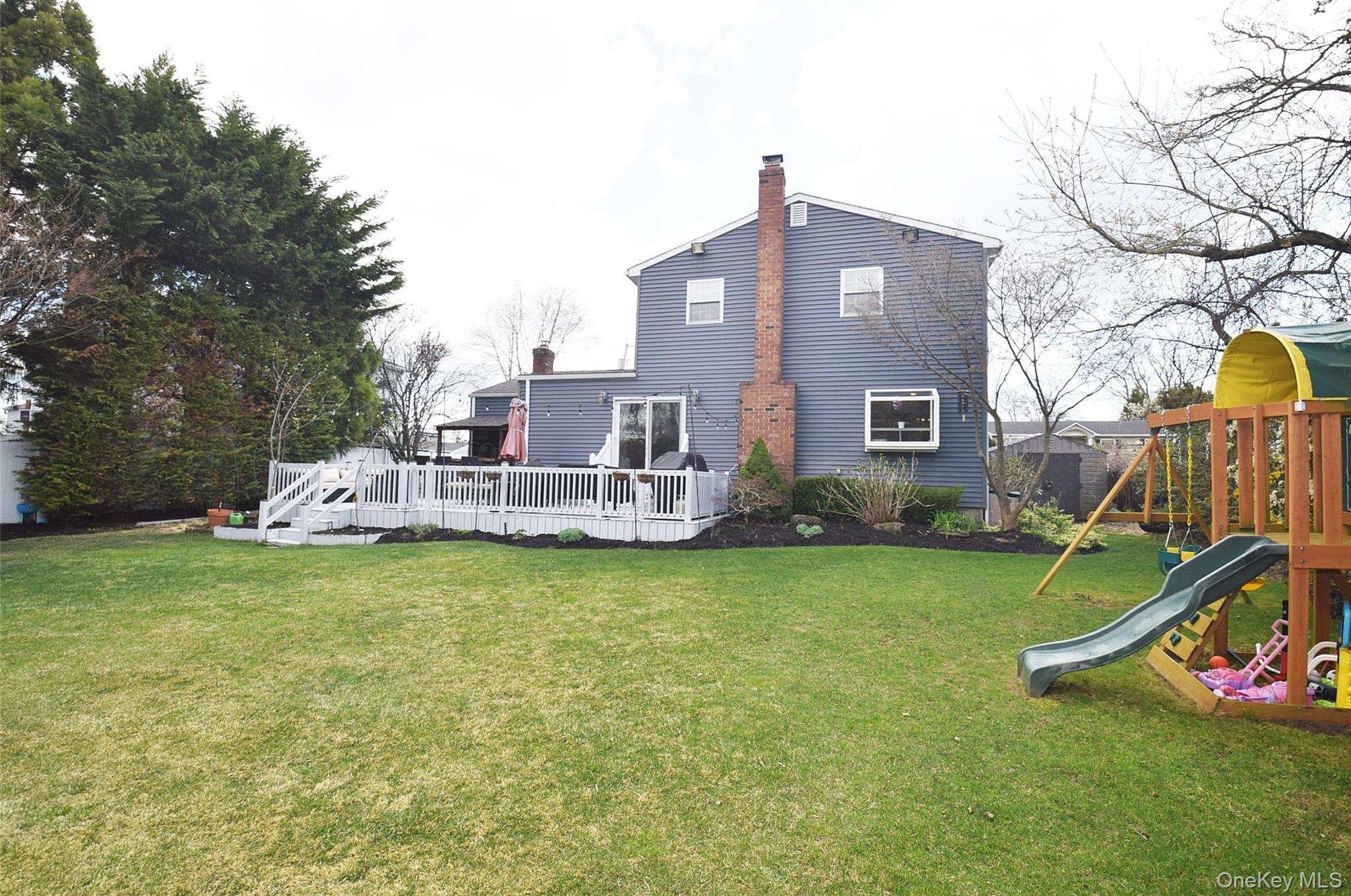 Single Family Lagoon  Suffolk County, NY 11730, MLS-987840-28