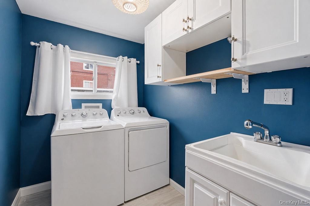 Single Family Cross Bay  Queens, NY 11693, MLS-987868-12