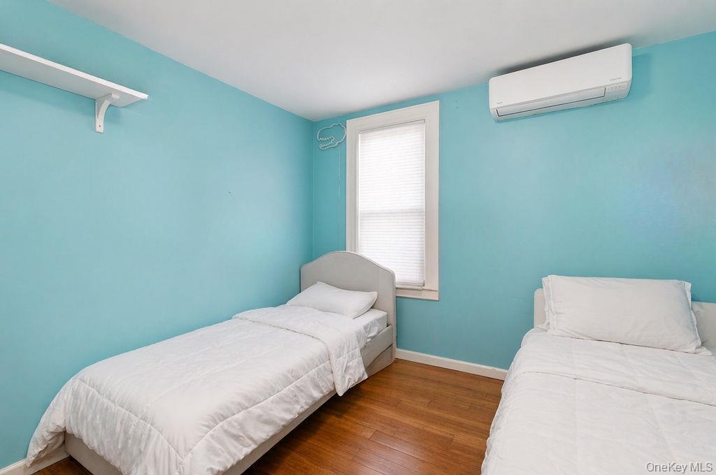 Single Family Cross Bay  Queens, NY 11693, MLS-987868-15