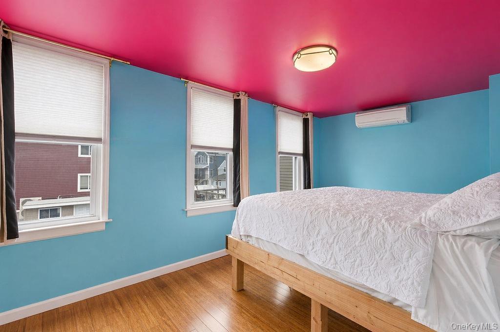 Single Family Cross Bay  Queens, NY 11693, MLS-987868-17