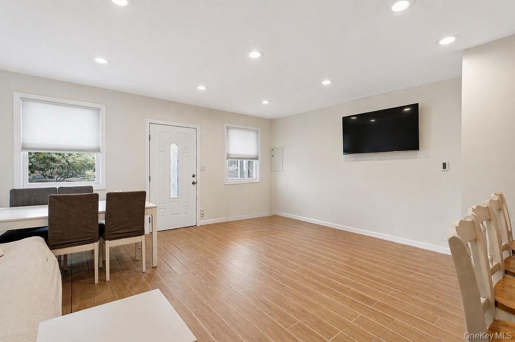 Single Family Cross Bay  Queens, NY 11693, MLS-987868-7