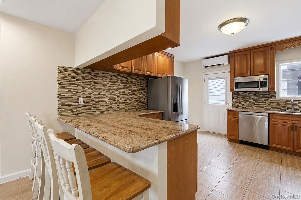 Single Family Cross Bay  Queens, NY 11693, MLS-987868-9