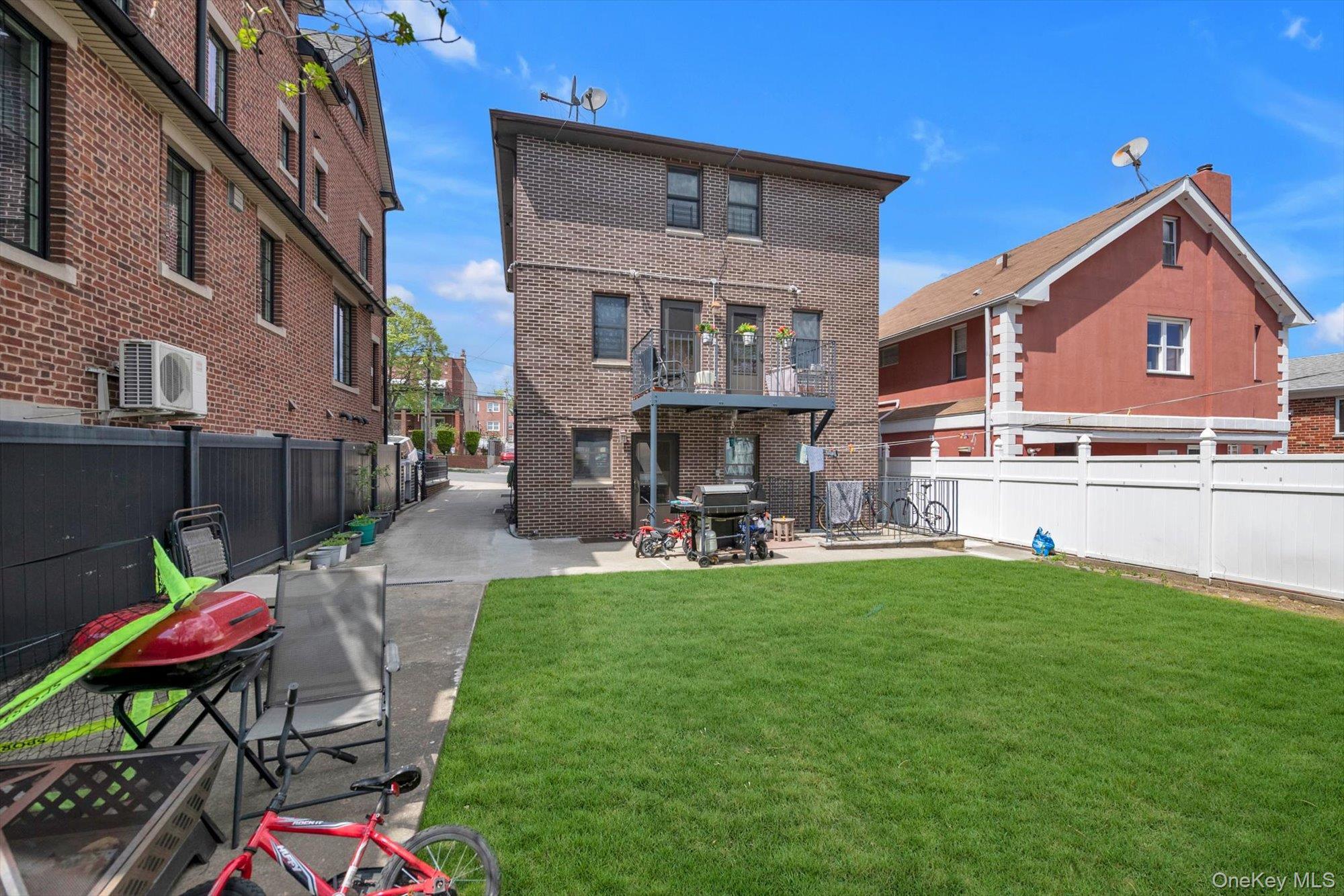 Single Family 49th Street  Queens, NY 11105, MLS-987912-21