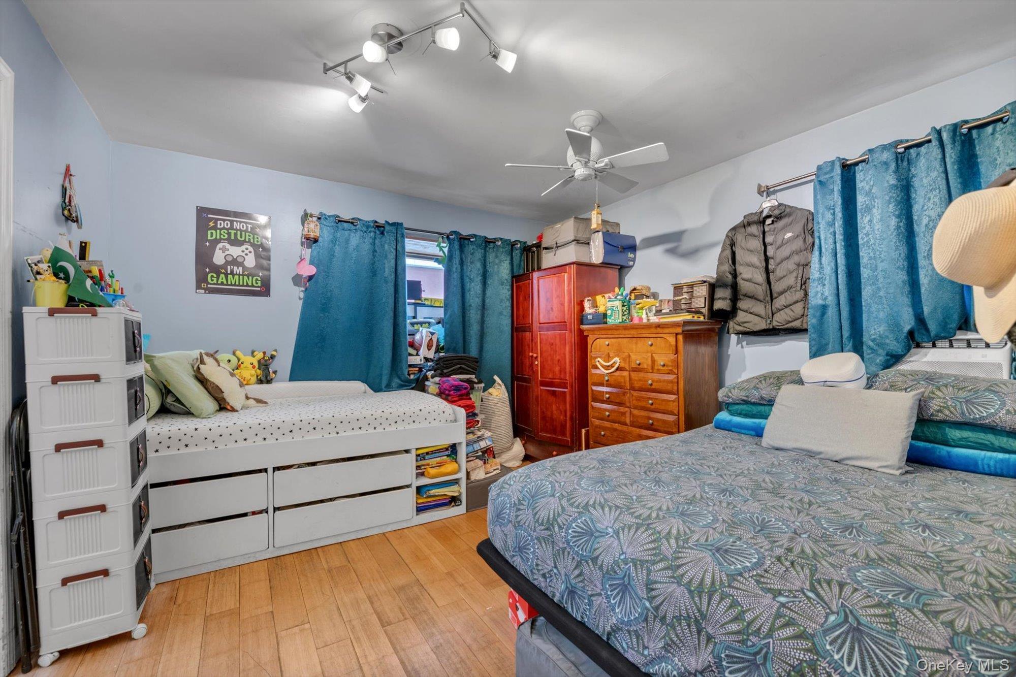 Single Family 49th Street  Queens, NY 11105, MLS-987912-4
