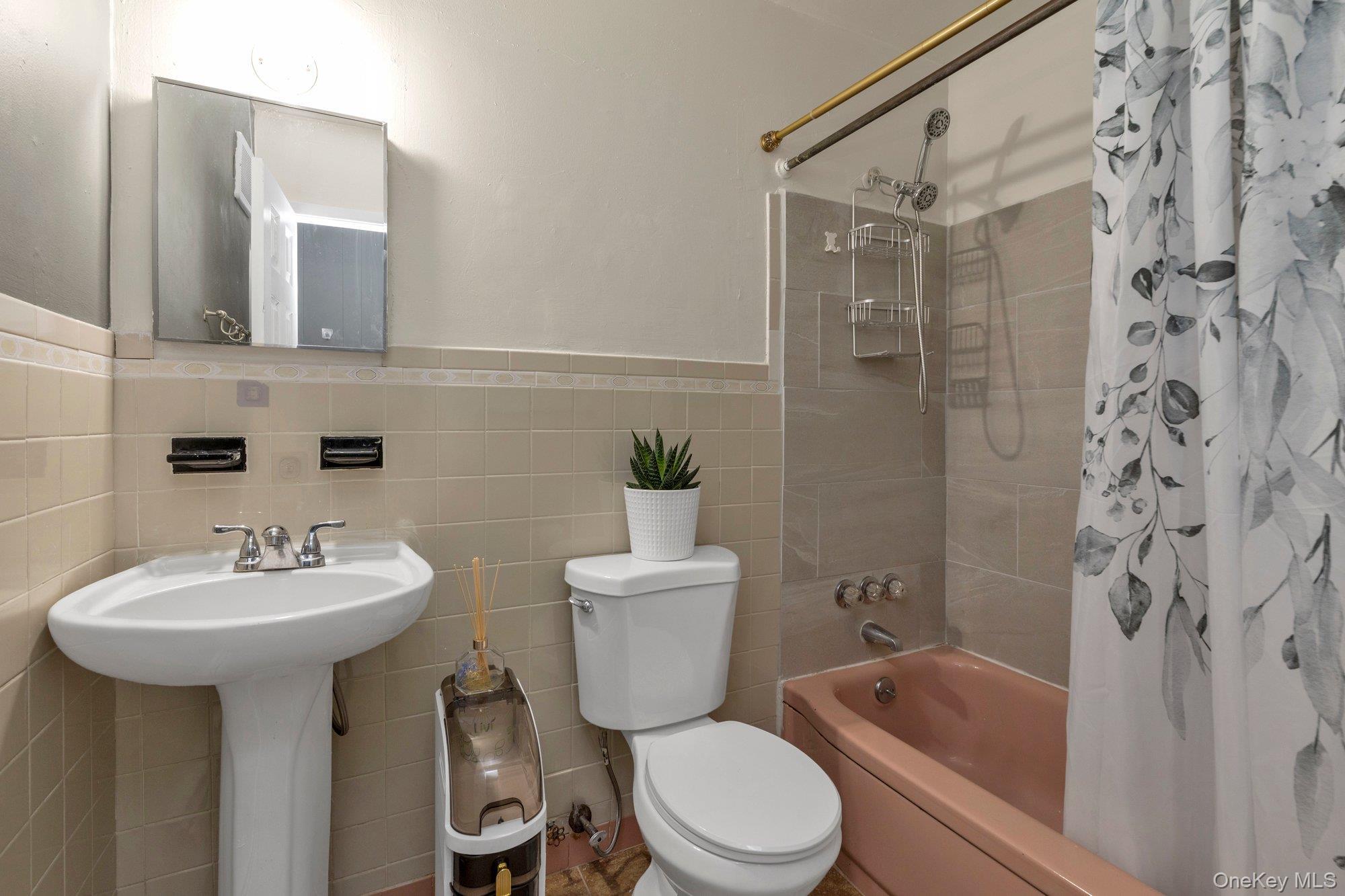 Apartment 32nd Queens, NY 11369, MLS-987924-9