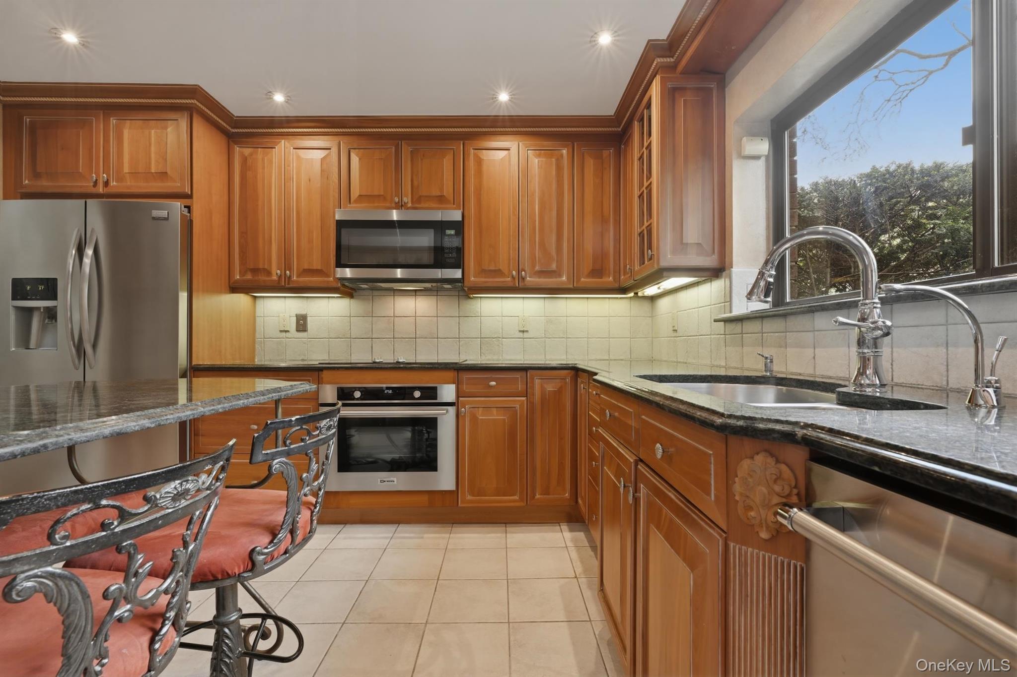 Condo Chestnut Hill  Nassau County, NY 11576, MLS-987962-12