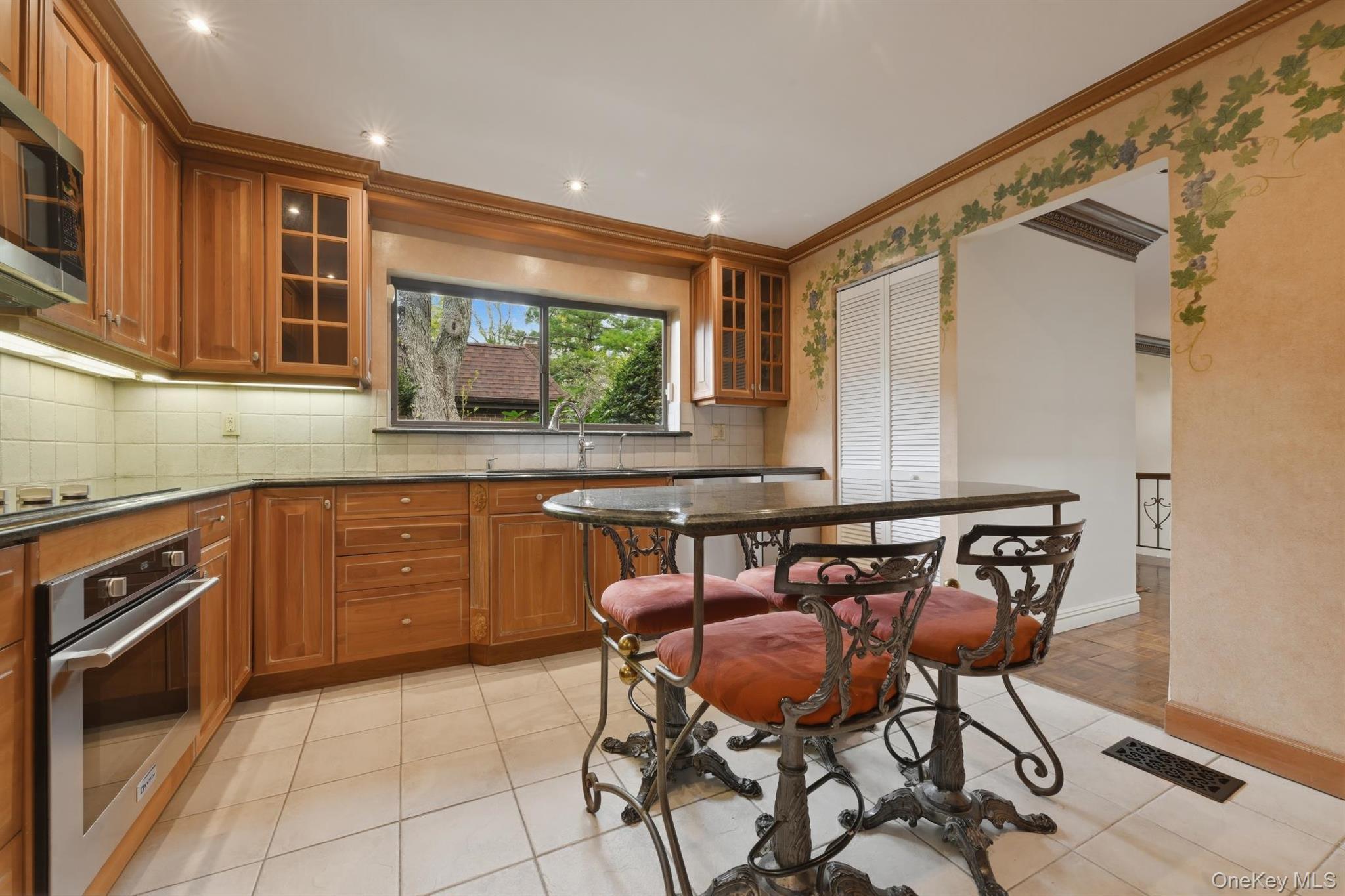 Condo Chestnut Hill  Nassau County, NY 11576, MLS-987962-14