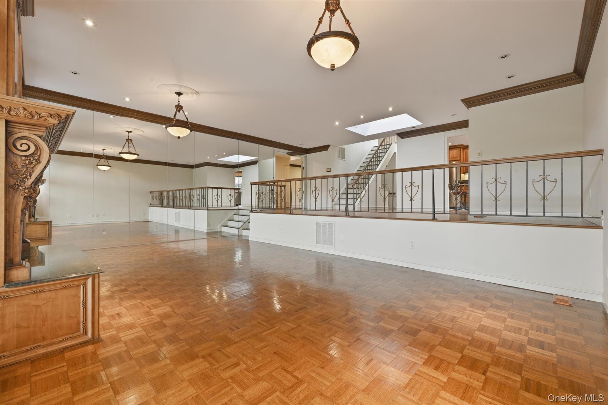 Condo Chestnut Hill  Nassau County, NY 11576, MLS-987962-17