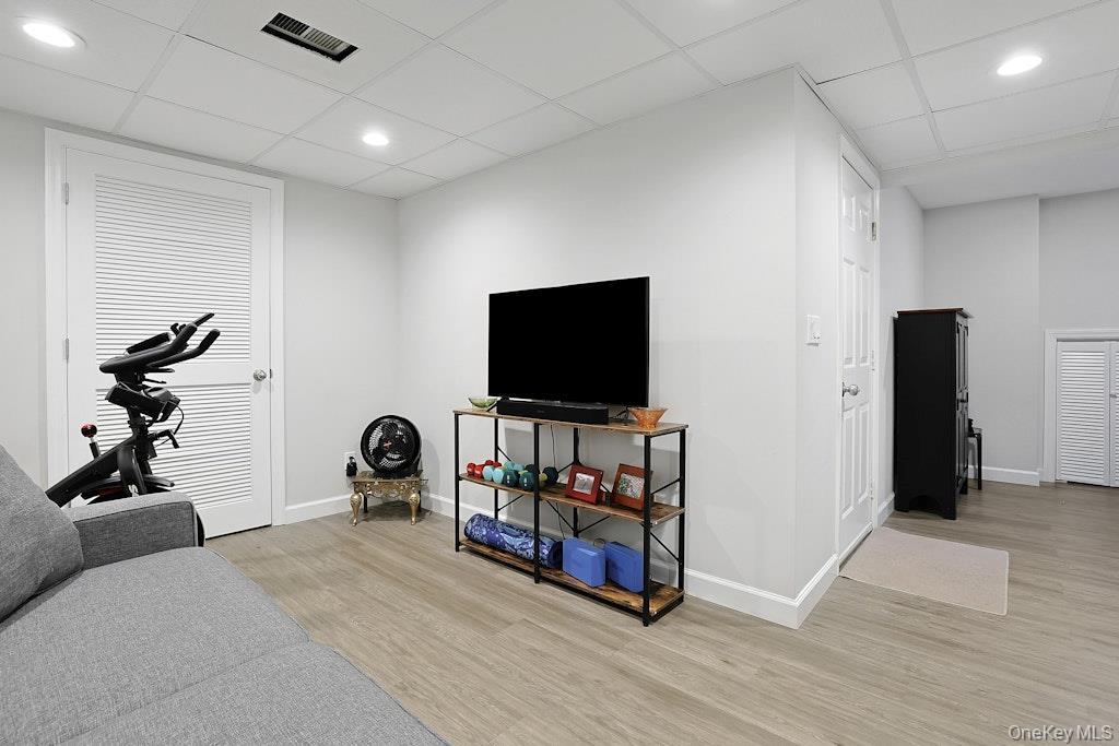 Single Family Regent  Westchester County, NY 10549, MLS-987979-23