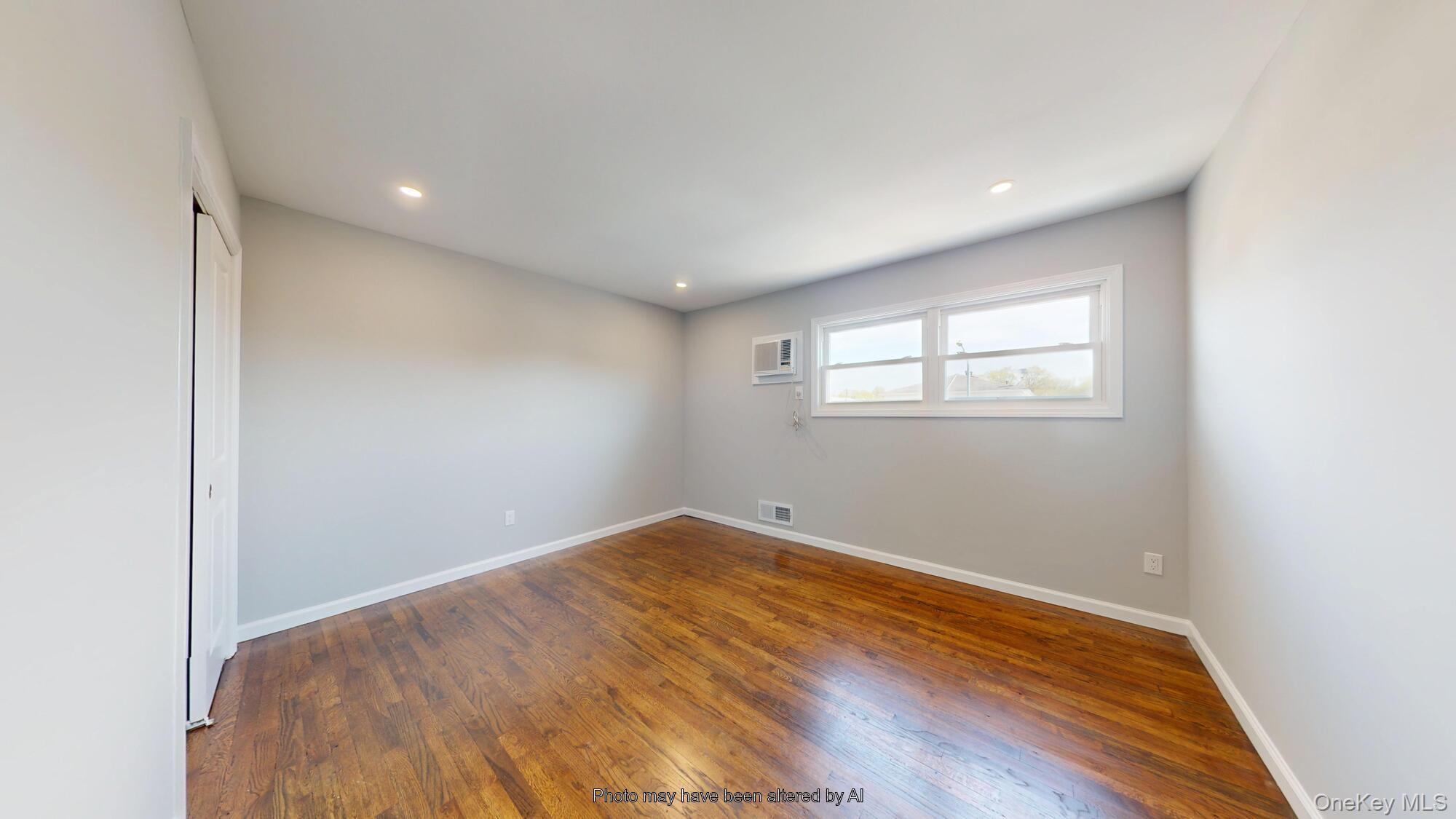 Single Family Thayer  Staten Island, NY 10306, MLS-988005-15