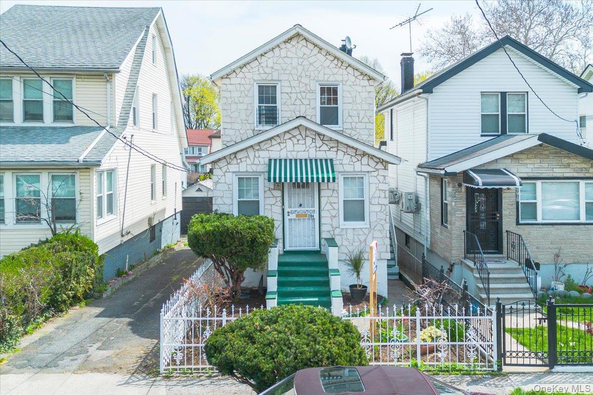 Single Family Harper  Bronx, NY 10466, MLS-988066-30