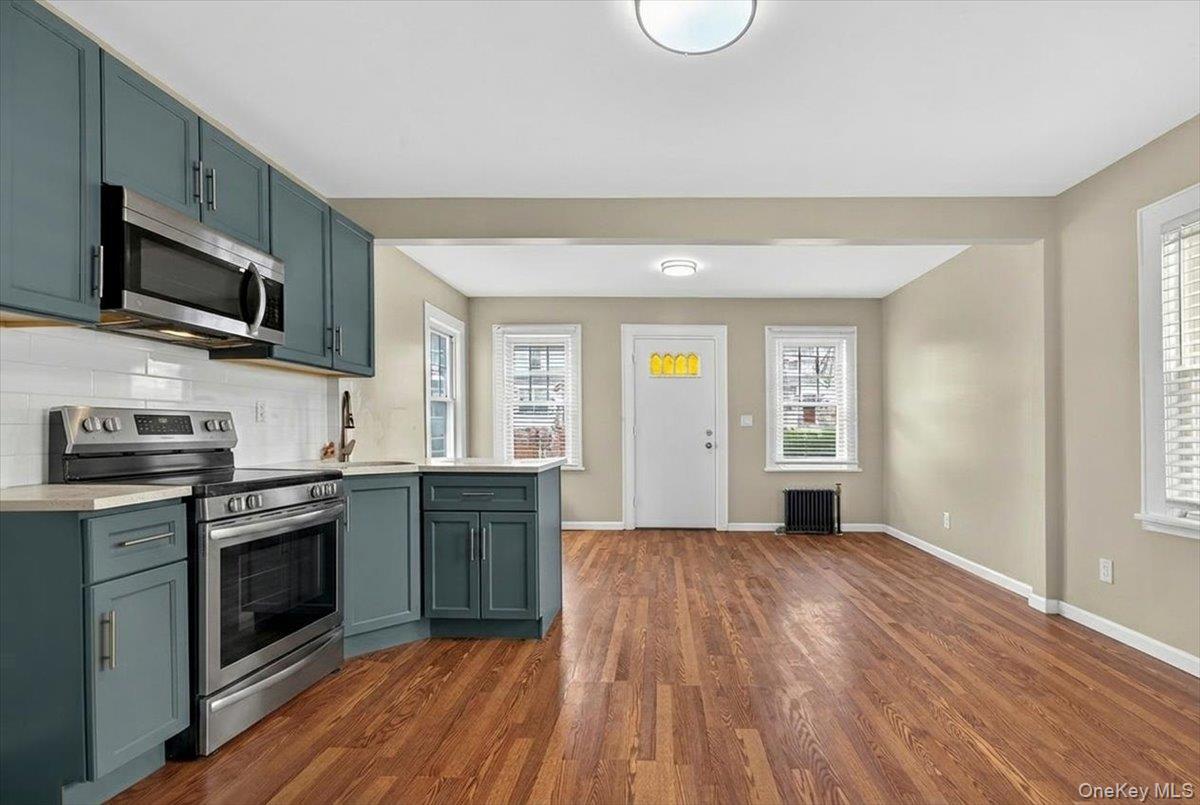 Single Family Harper  Bronx, NY 10466, MLS-988066-7