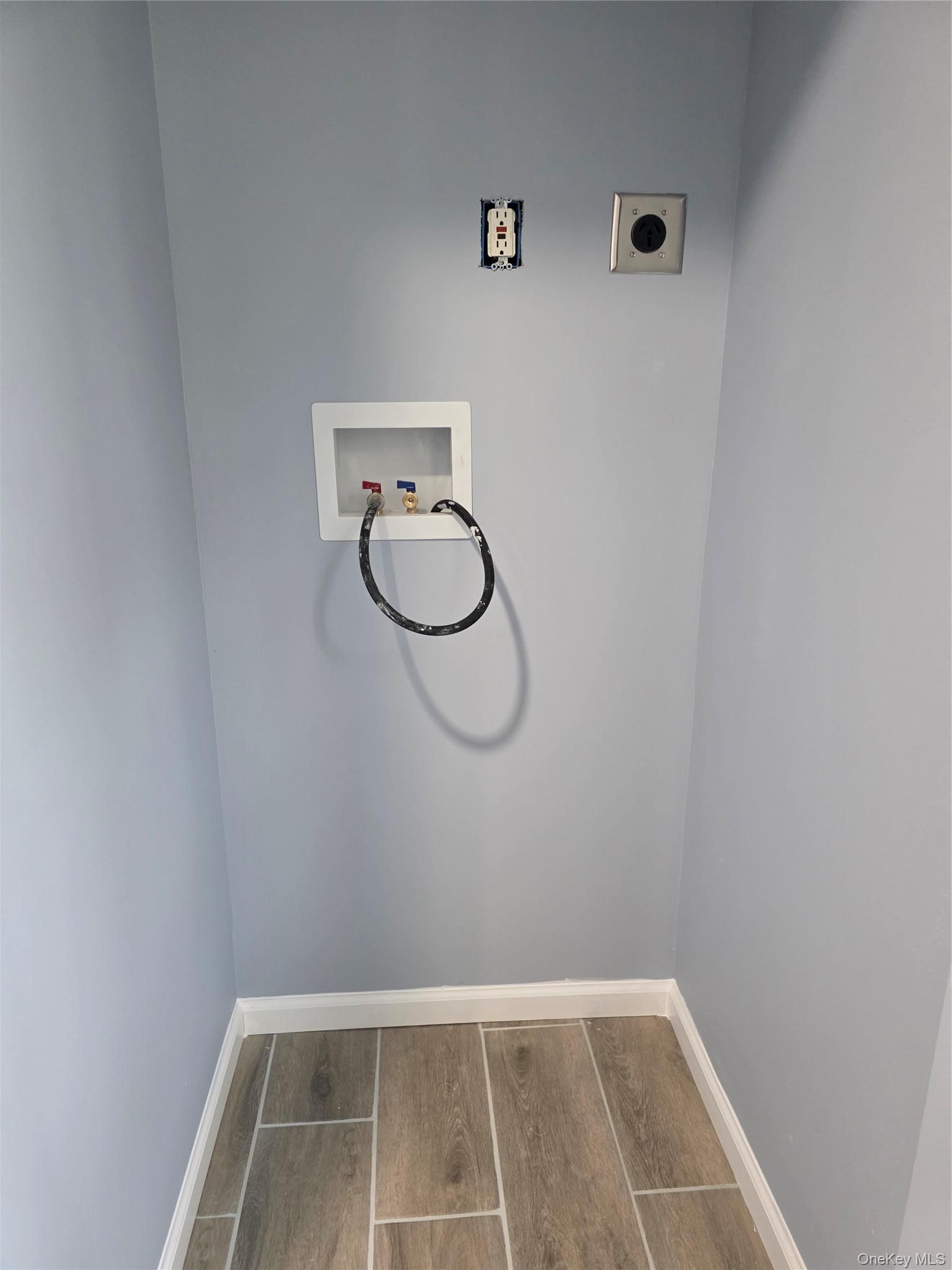 Single Family Linden  Suffolk County, NY 11967, MLS-988087-17