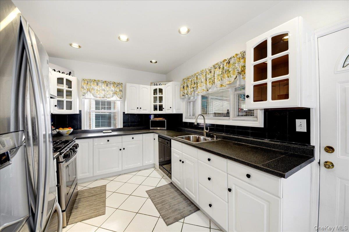 Single Family Bogart  Bronx, NY 10462, MLS-988127-10