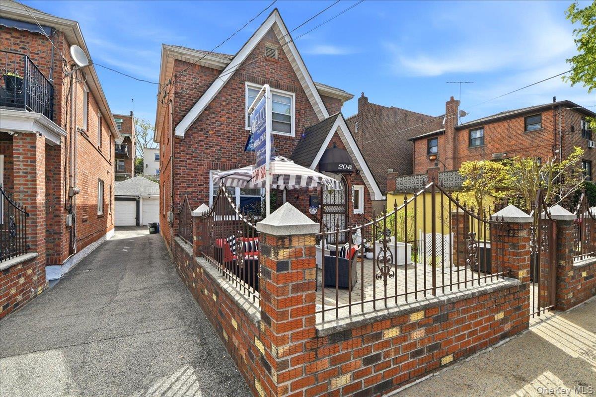 Single Family Bogart  Bronx, NY 10462, MLS-988127-2