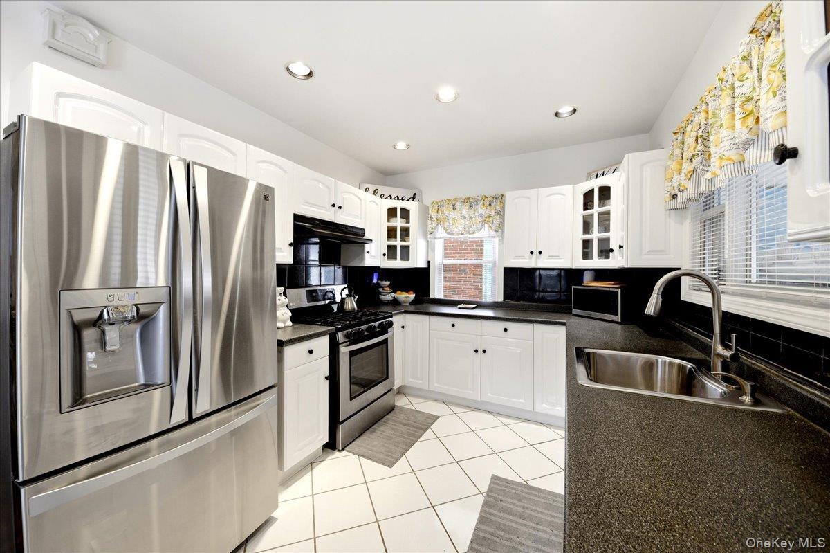 Single Family Bogart  Bronx, NY 10462, MLS-988127-9