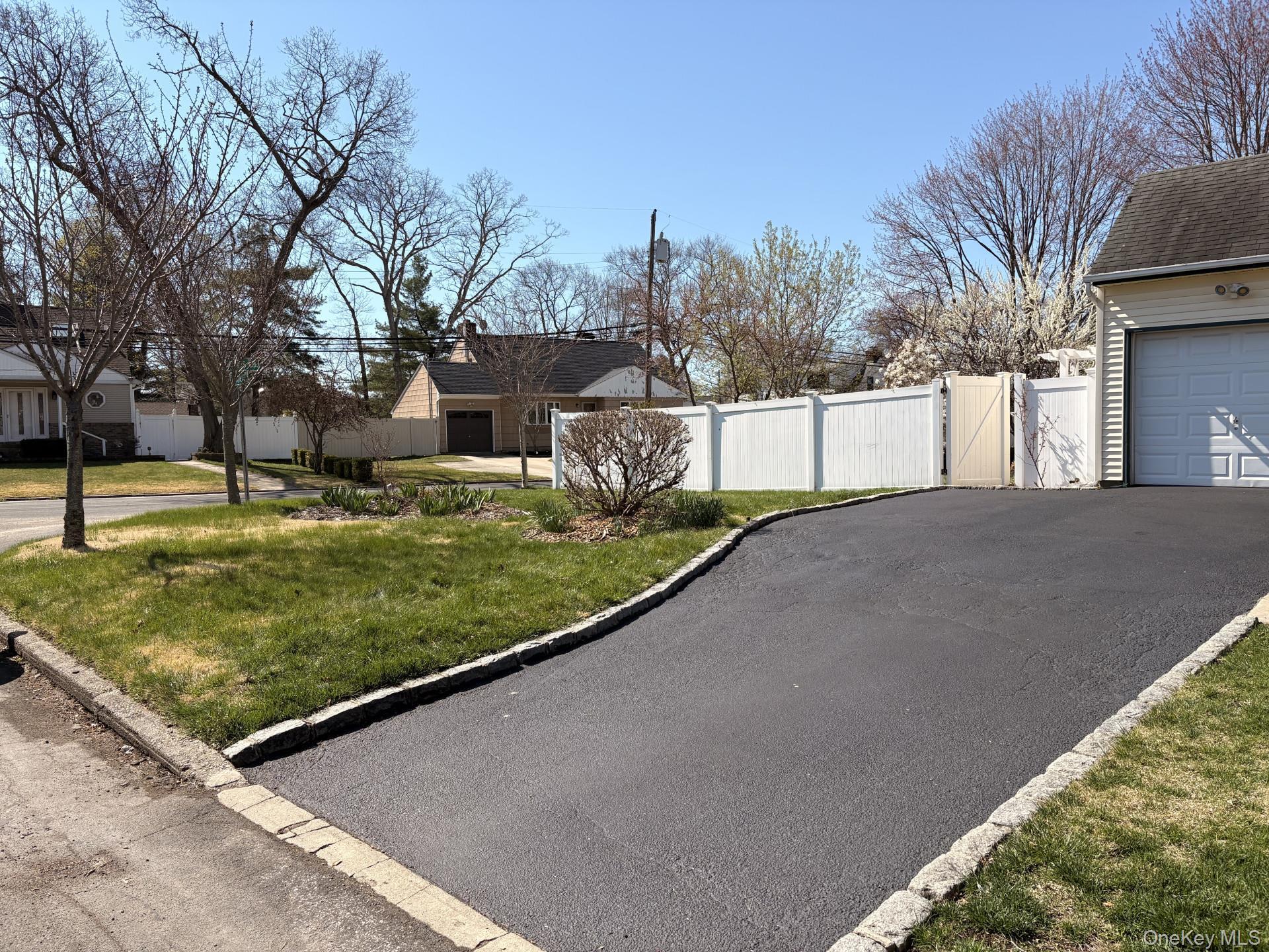 Single Family Barnfield  Suffolk County, NY 11703, MLS-988129-2