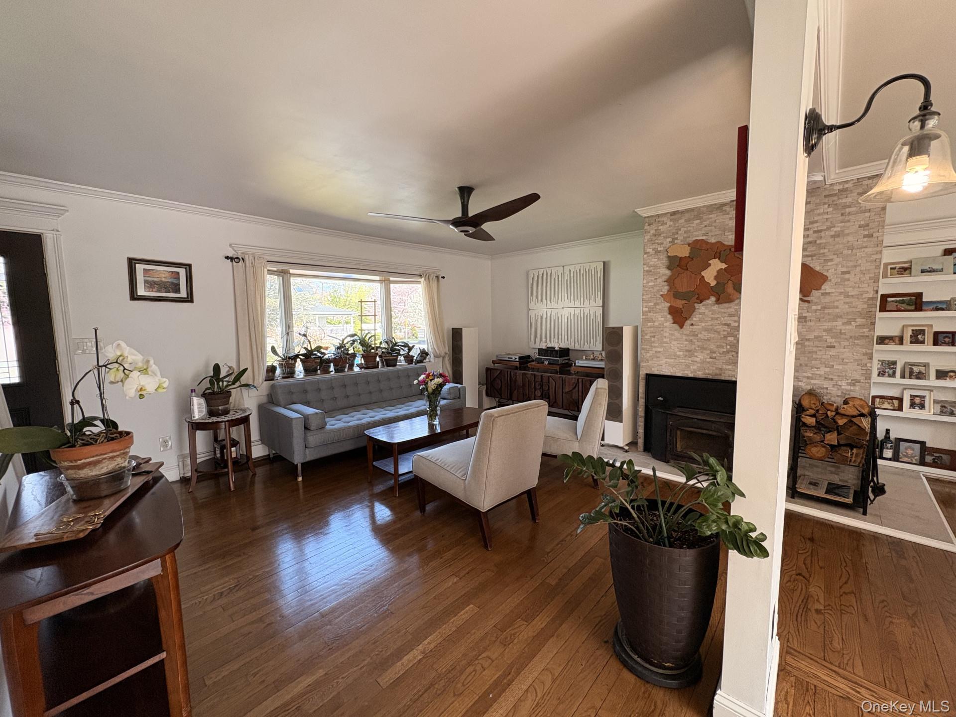 Single Family Barnfield  Suffolk County, NY 11703, MLS-988129-5