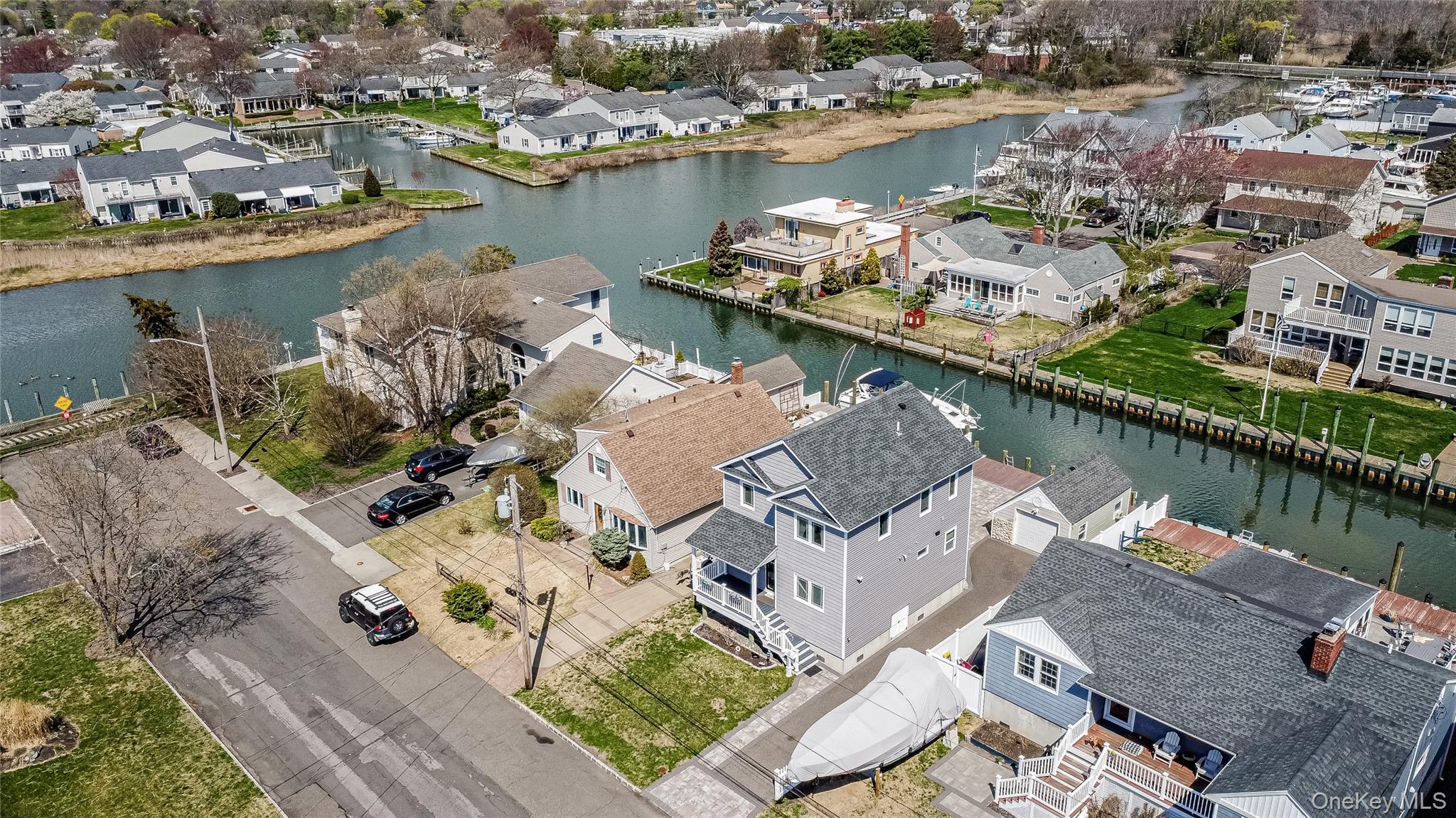 Single Family Cape  Suffolk County, NY 11701, MLS-988153-27