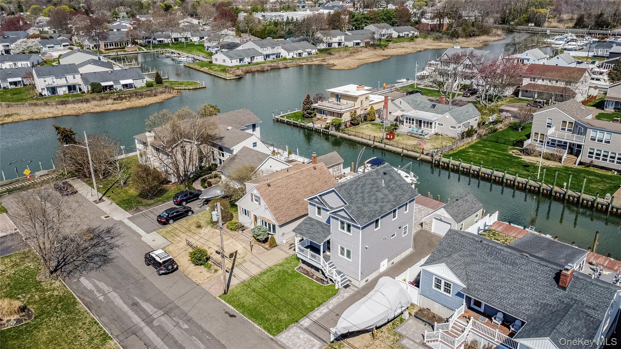 Single Family Cape  Suffolk County, NY 11701, MLS-988153-28