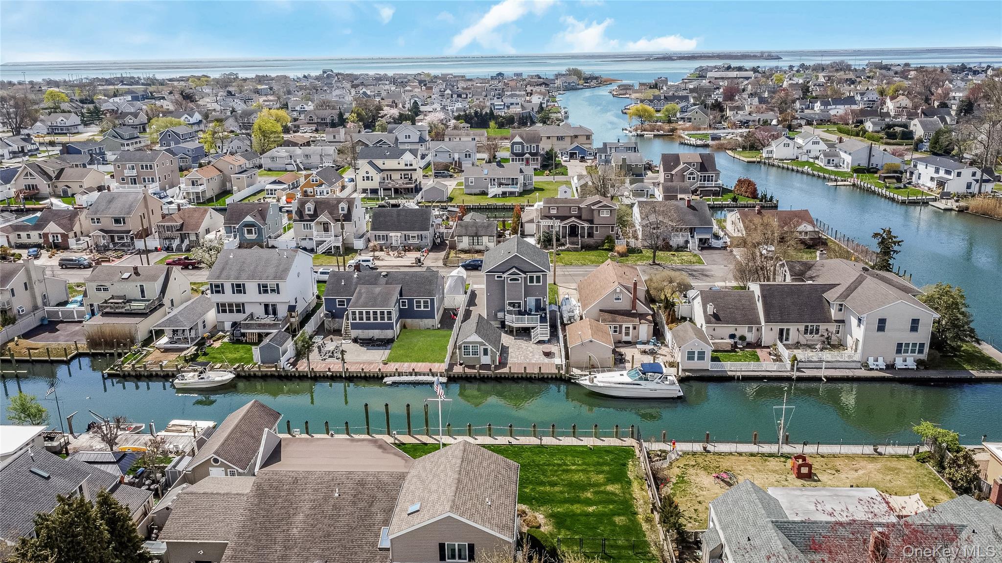 Single Family Cape  Suffolk County, NY 11701, MLS-988153-30