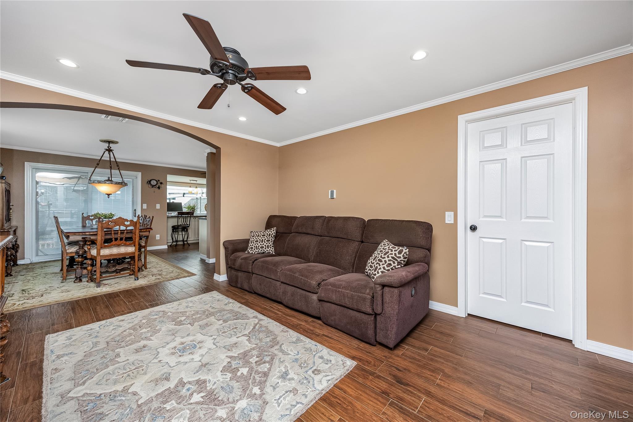 Single Family Cape  Suffolk County, NY 11701, MLS-988153-6