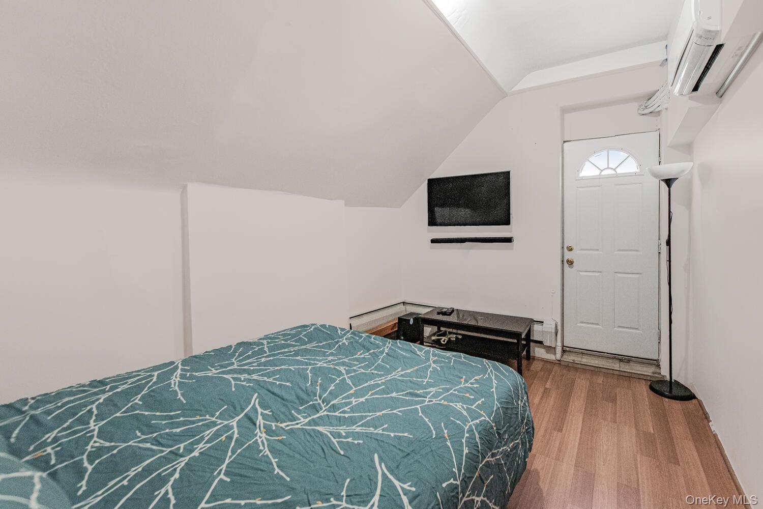 Single Family Wadsworth  Manhattan, NY 10040, MLS-988154-15