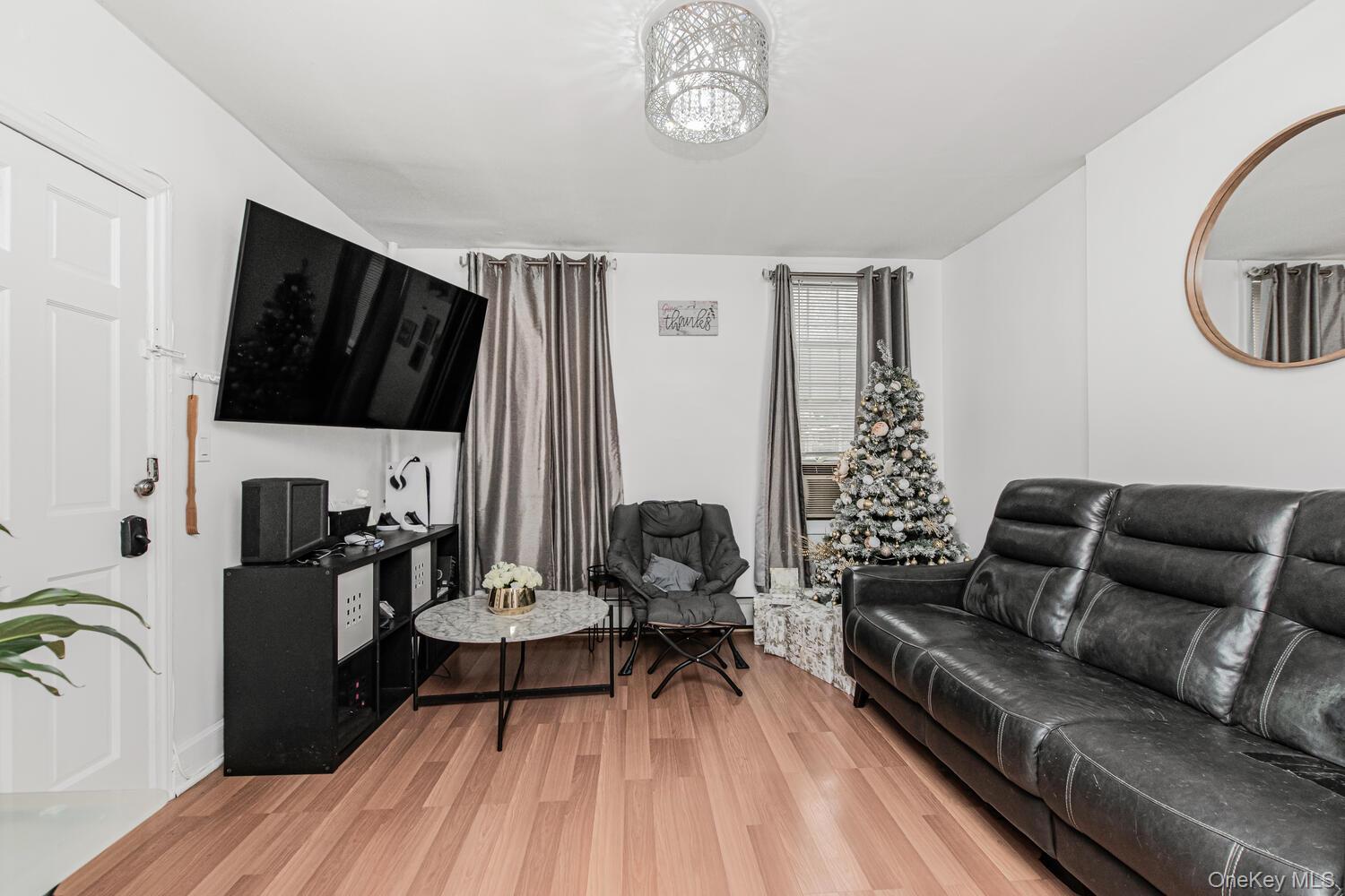 Single Family Wadsworth  Manhattan, NY 10040, MLS-988154-19