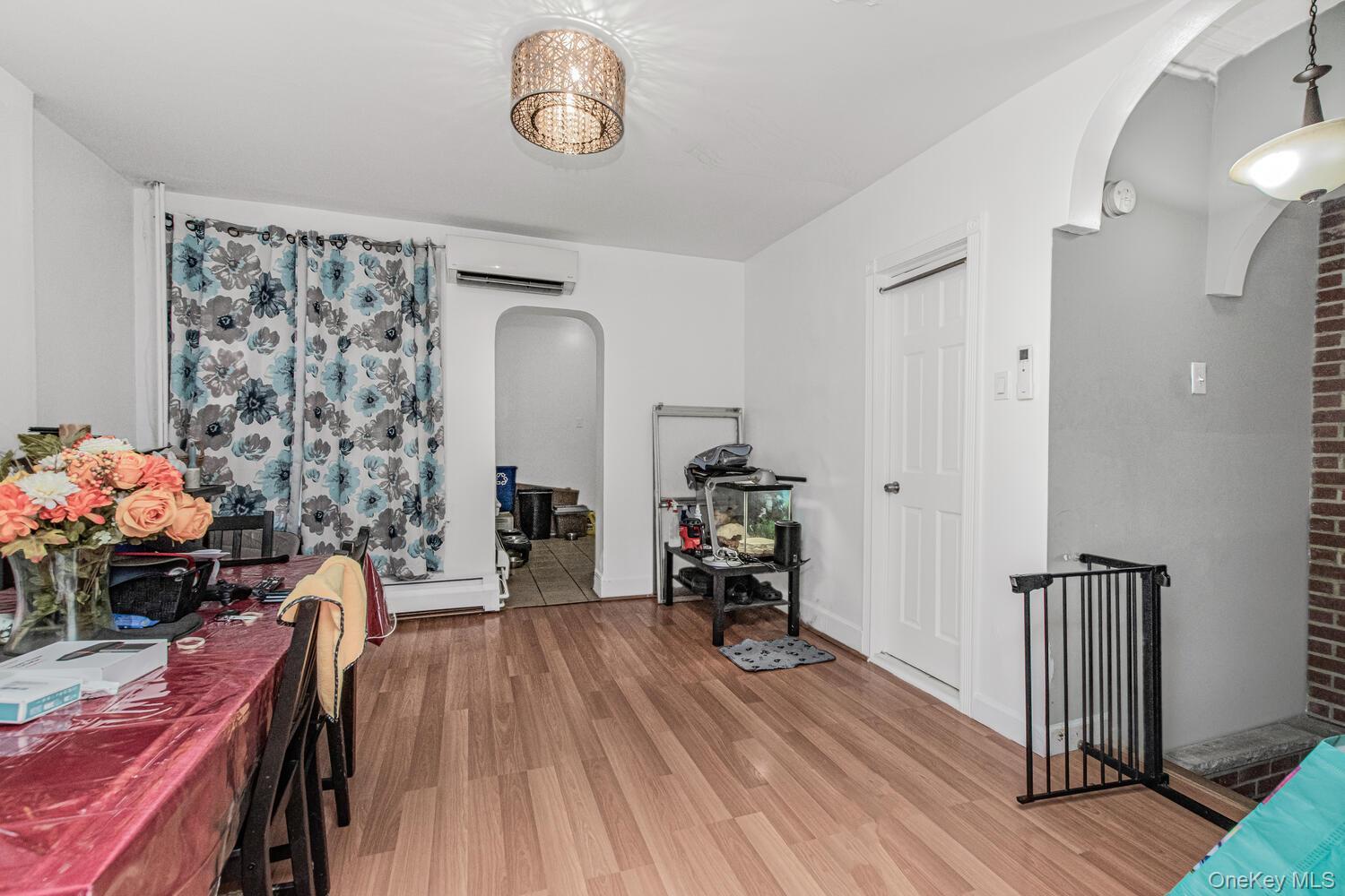 Single Family Wadsworth  Manhattan, NY 10040, MLS-988154-20