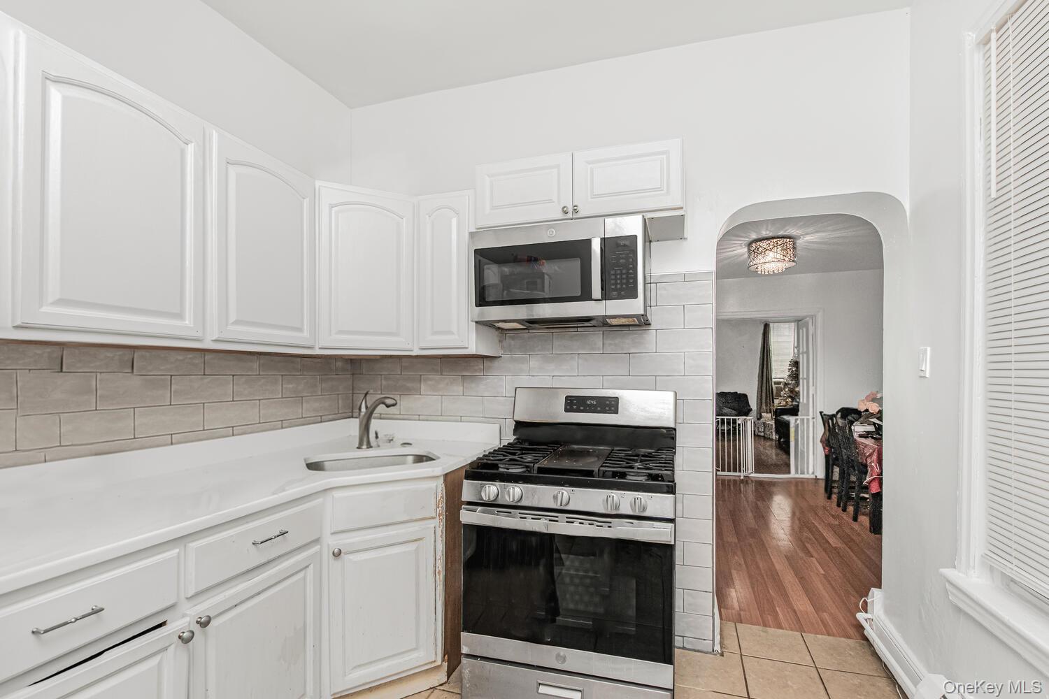 Single Family Wadsworth  Manhattan, NY 10040, MLS-988154-23
