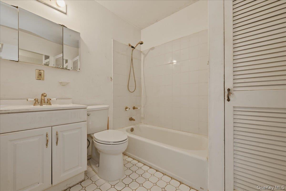 Single Family Forrest  Suffolk County, NY 11701, MLS-988183-19