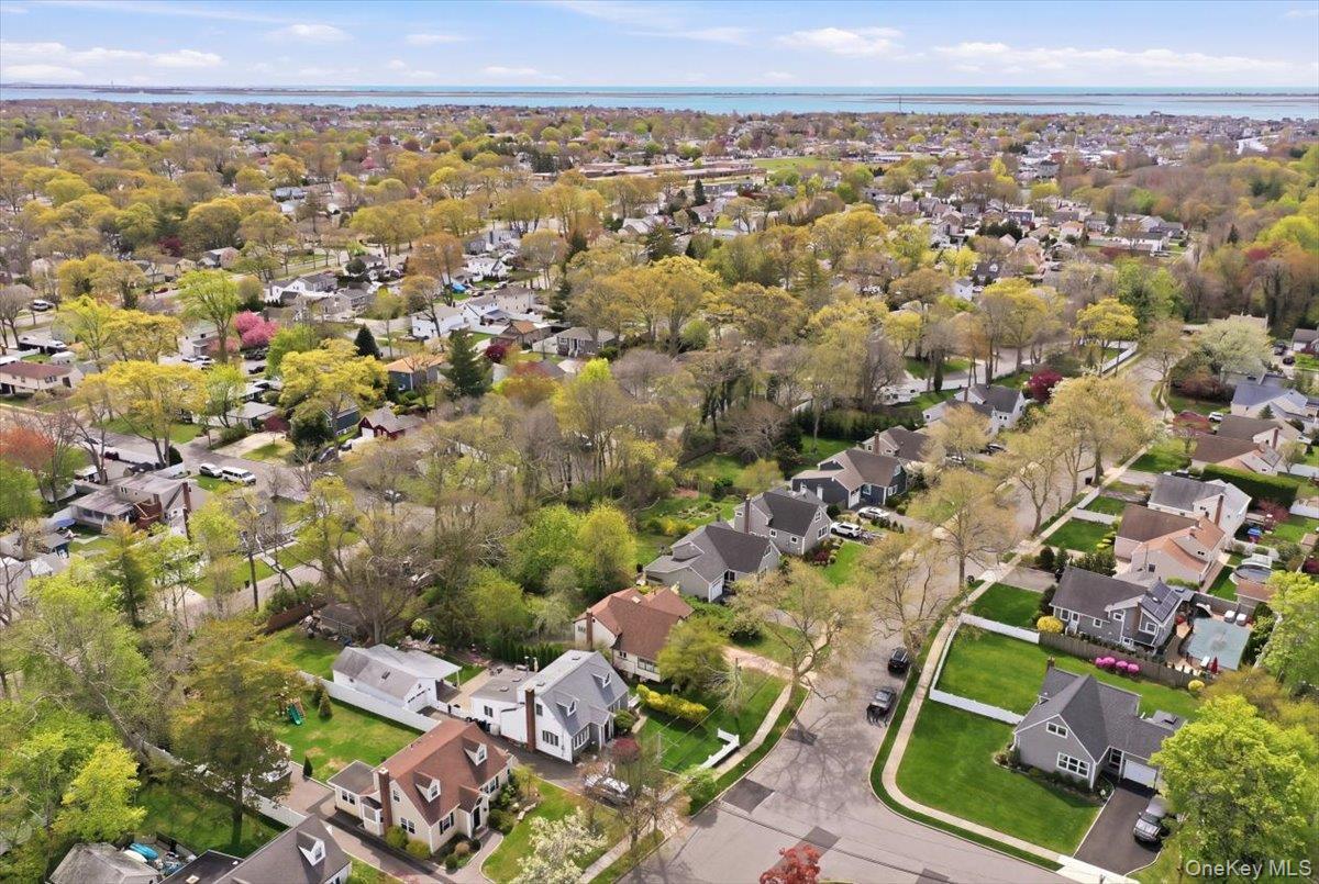 Single Family Forrest  Suffolk County, NY 11701, MLS-988183-40