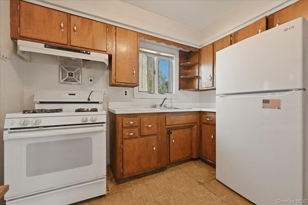 Single Family Forrest  Suffolk County, NY 11701, MLS-988183-9