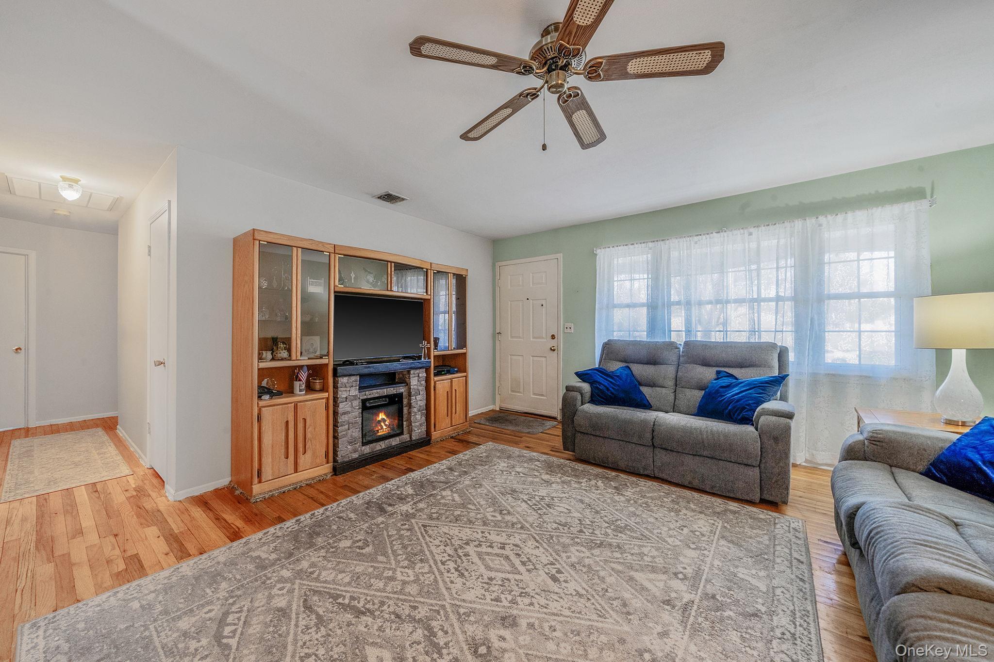 Single Family Whitman  Suffolk County, NY 11763, MLS-988224-7