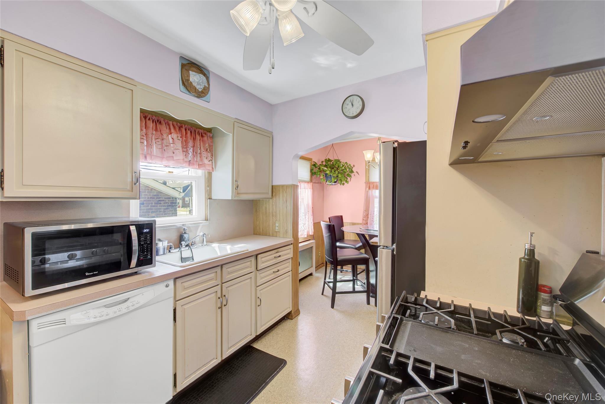 Single Family Wellington  Nassau County, NY 11552, MLS-988256-6
