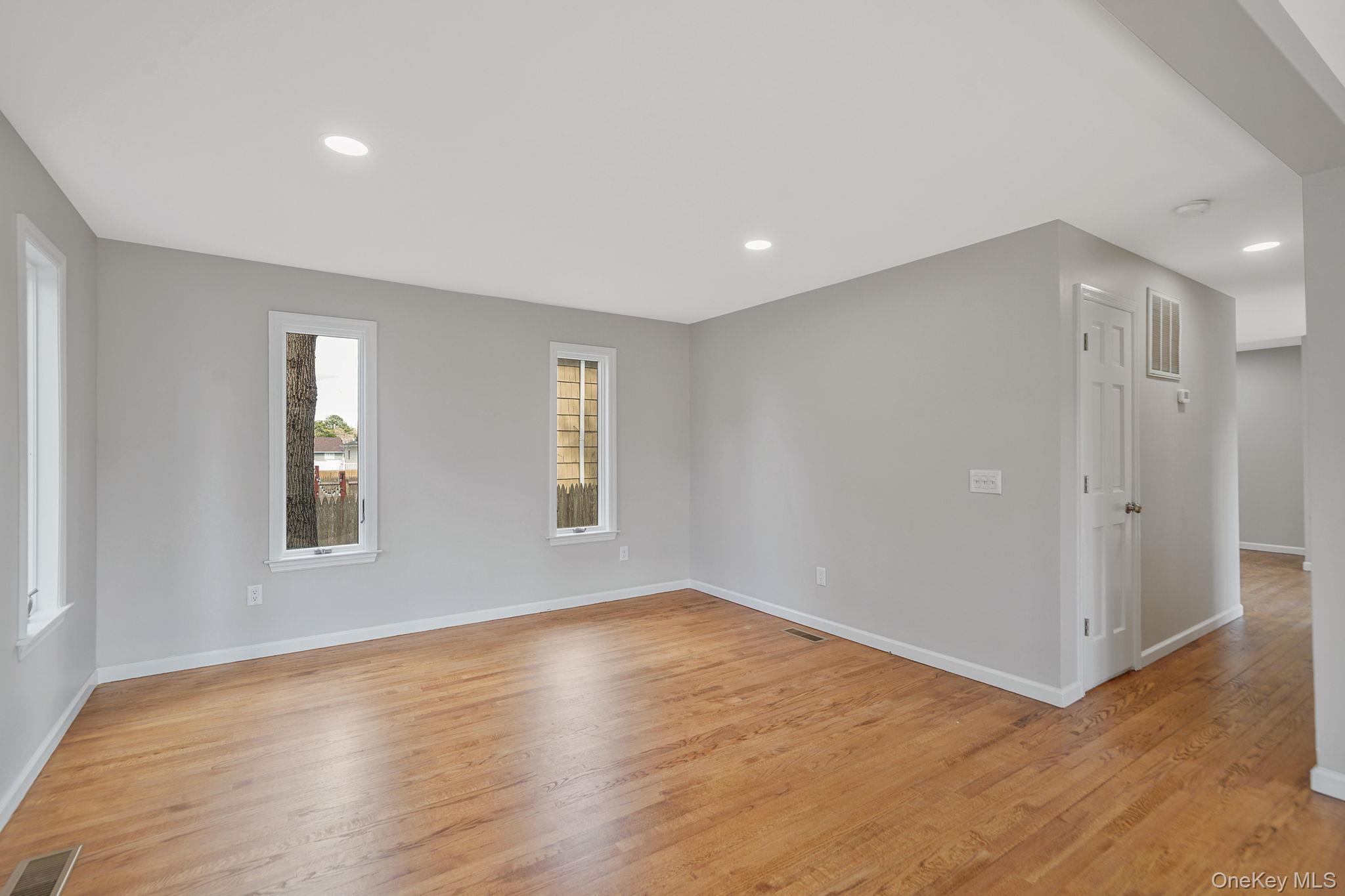 Single Family Seaside  Suffolk County, NY 11772, MLS-988266-6