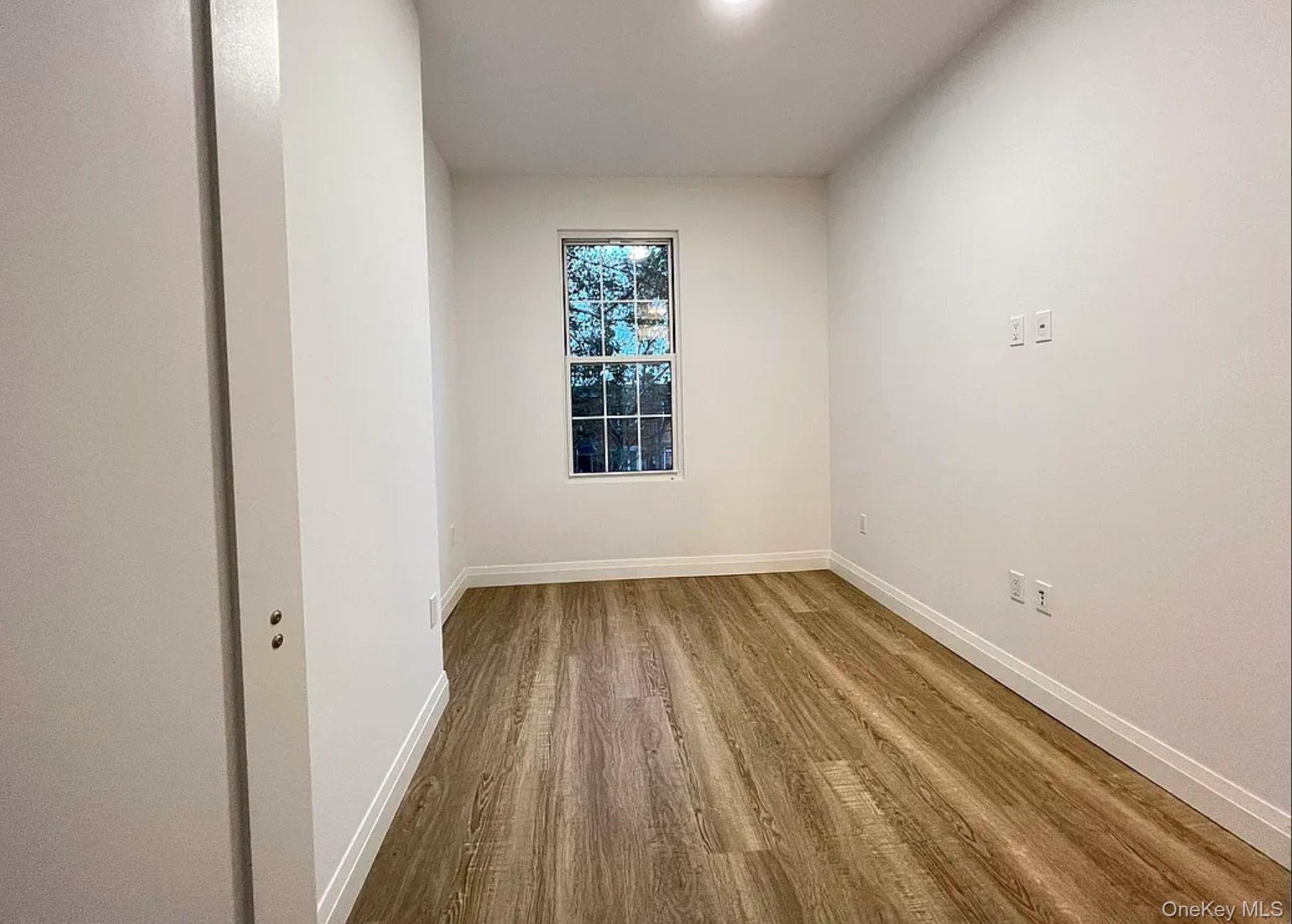 Single Family 20th Avenue  Queens, NY 11105, MLS-988290-10