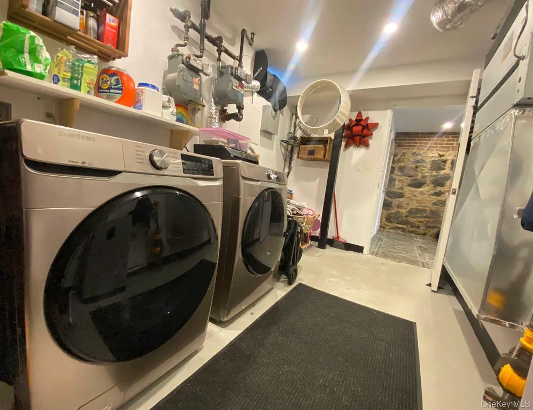 Single Family 20th Avenue  Queens, NY 11105, MLS-988290-20