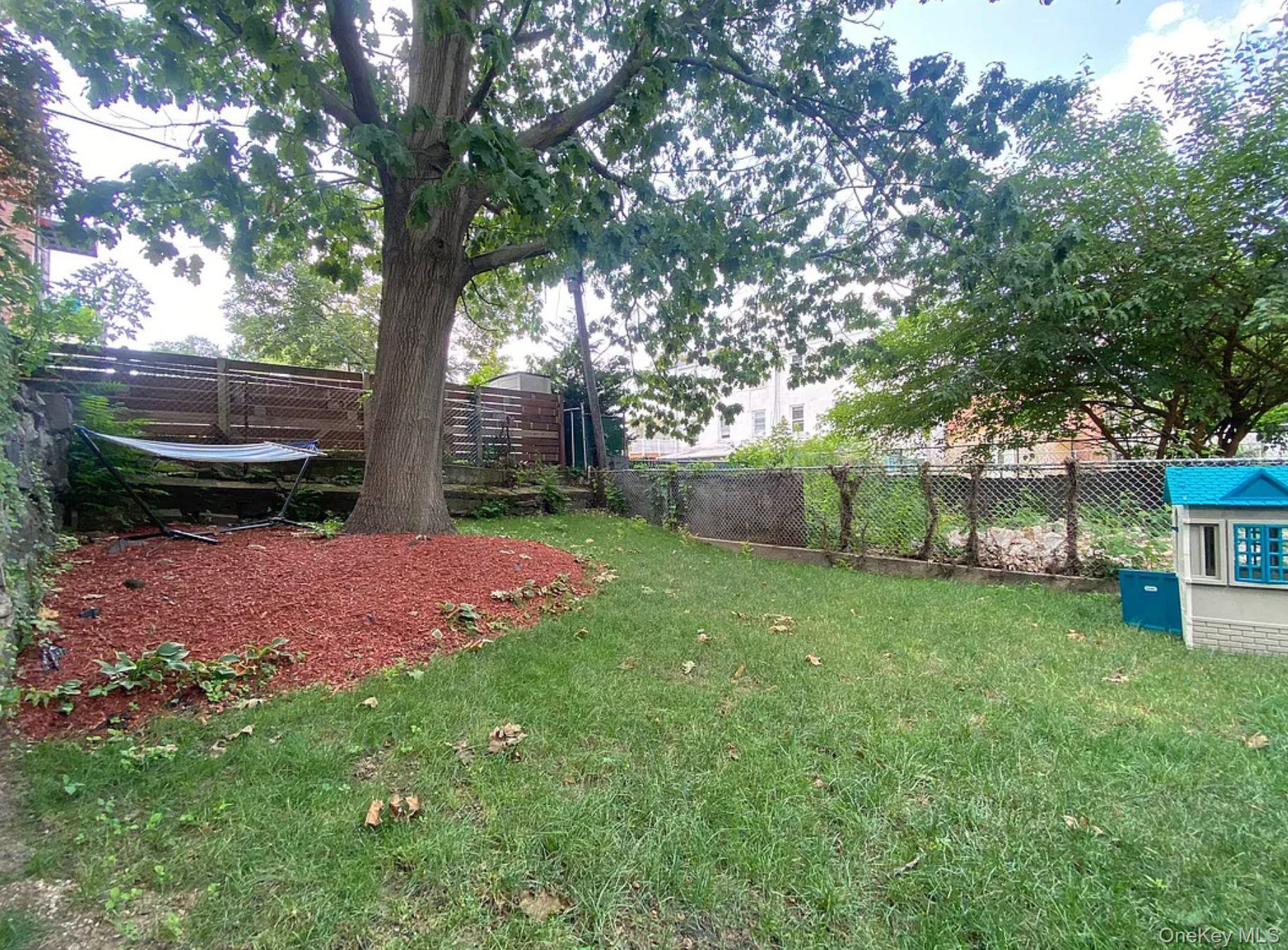 Single Family 20th Avenue  Queens, NY 11105, MLS-988290-21