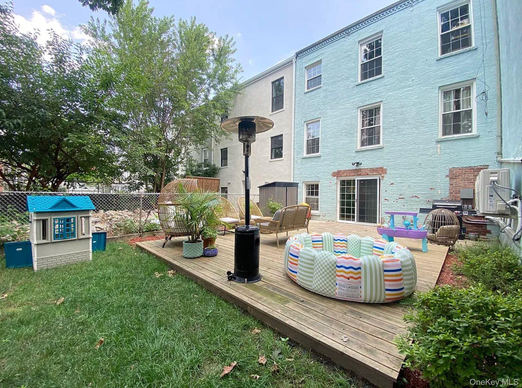 Single Family 20th Avenue  Queens, NY 11105, MLS-988290-22