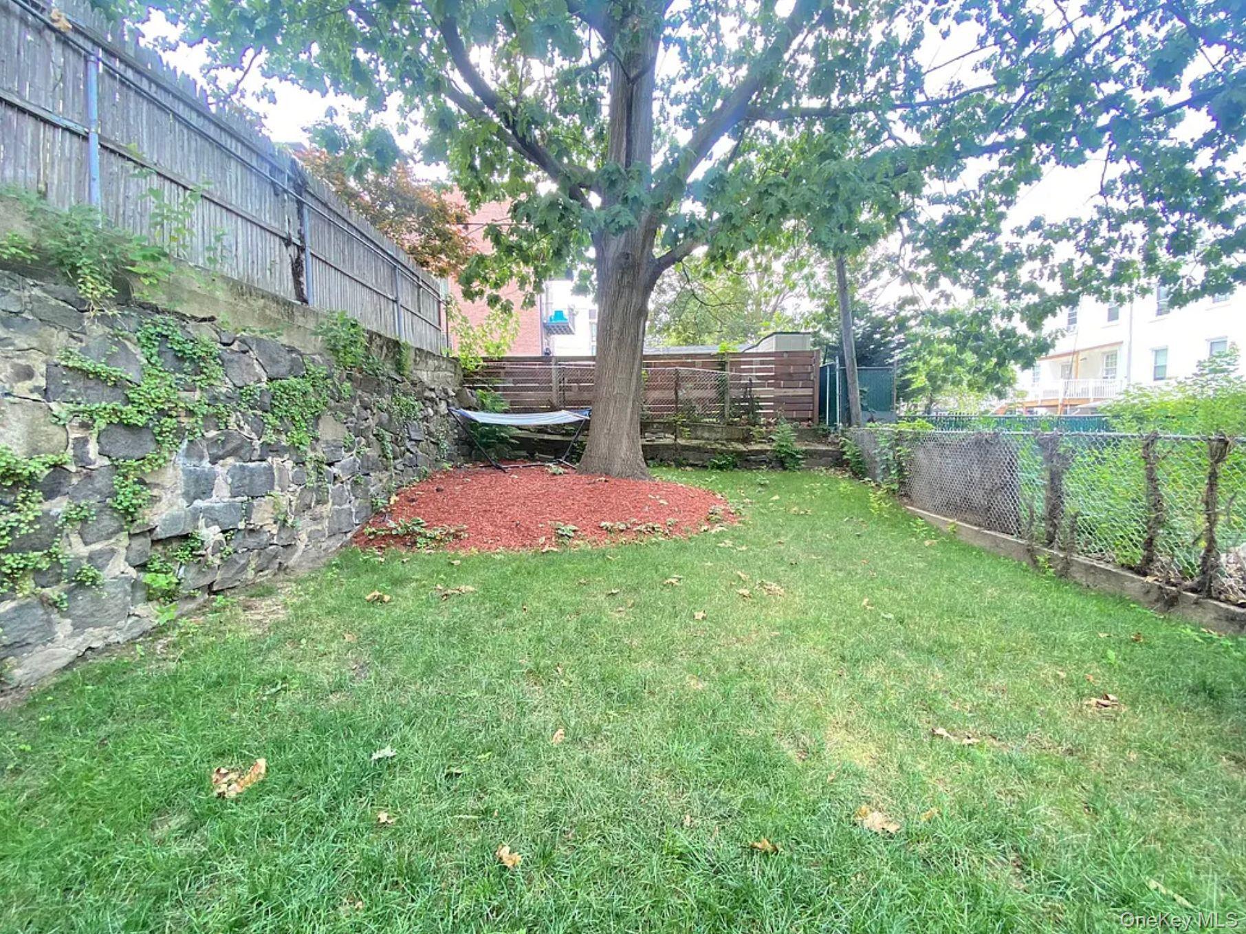 Single Family 20th Avenue  Queens, NY 11105, MLS-988290-23