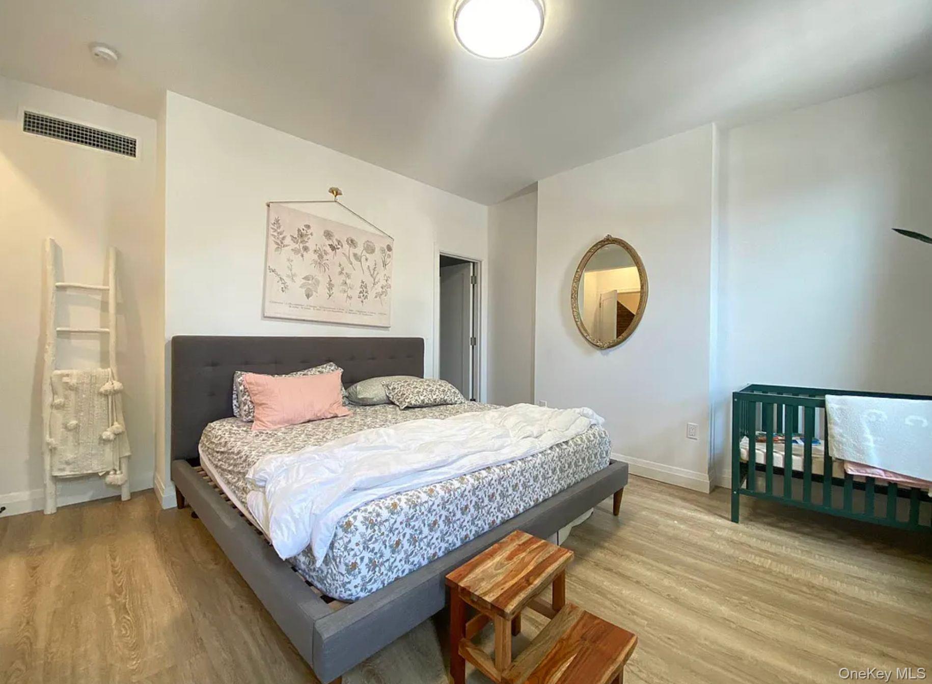 Single Family 20th Avenue  Queens, NY 11105, MLS-988290-25
