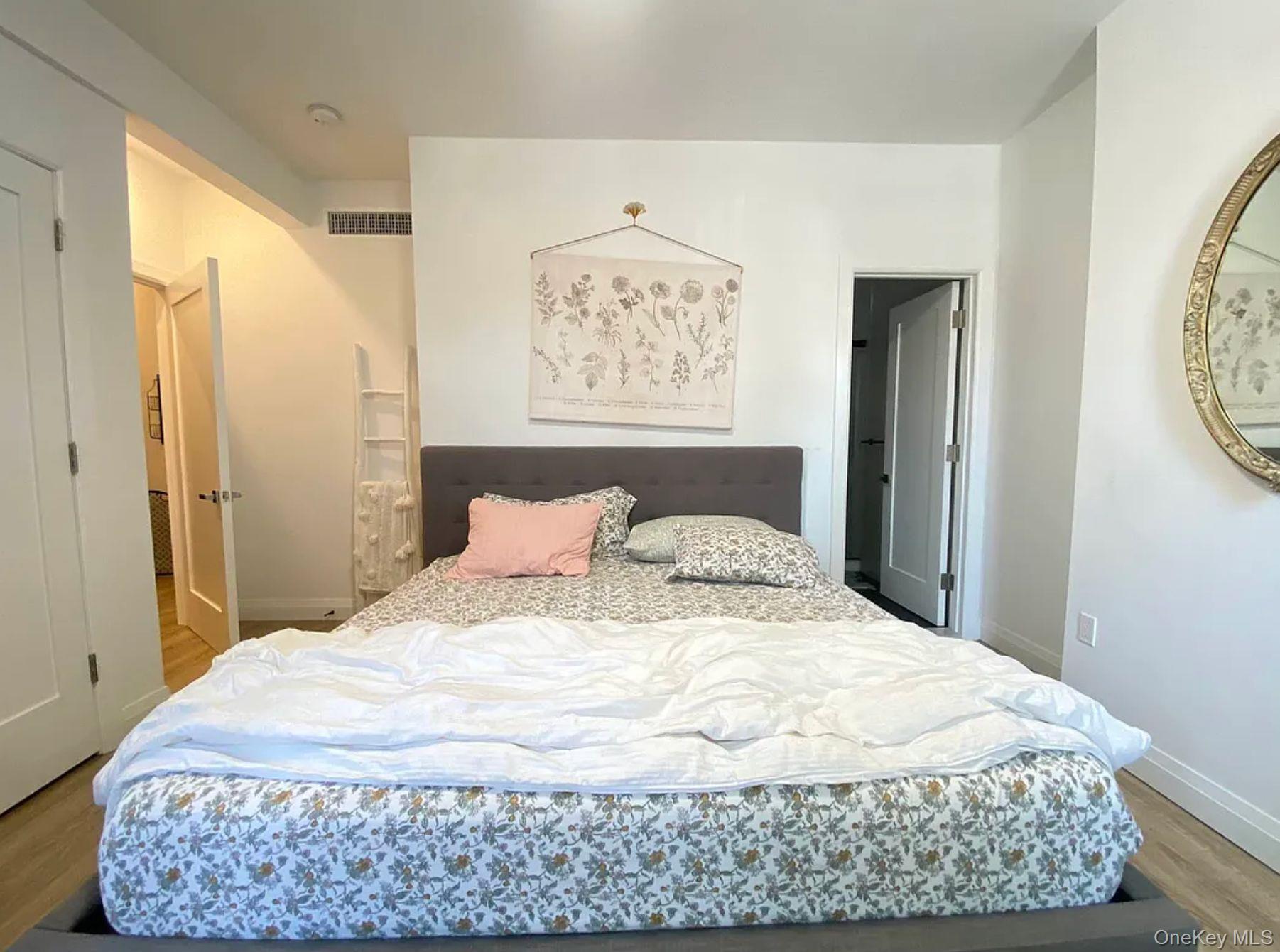 Single Family 20th Avenue  Queens, NY 11105, MLS-988290-26