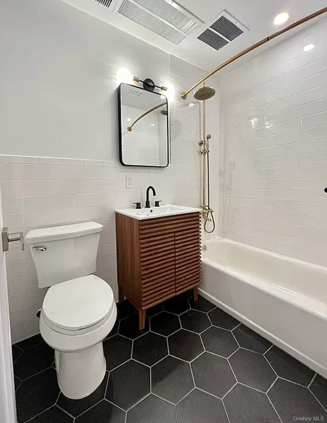 Single Family 20th Avenue  Queens, NY 11105, MLS-988290-27