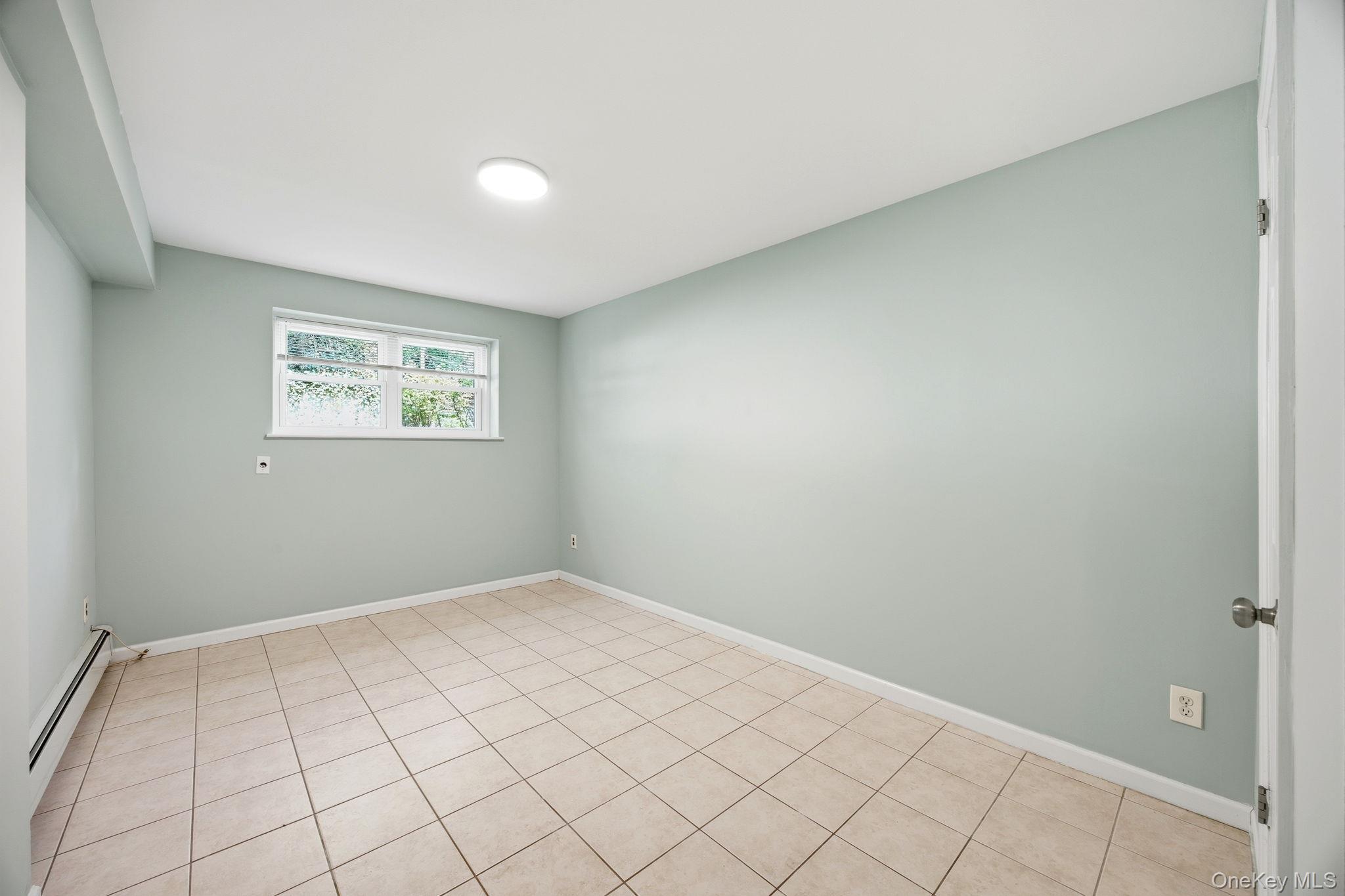 Single Family Little Neck Parkway Queens, NY 11004, MLS-988304-22