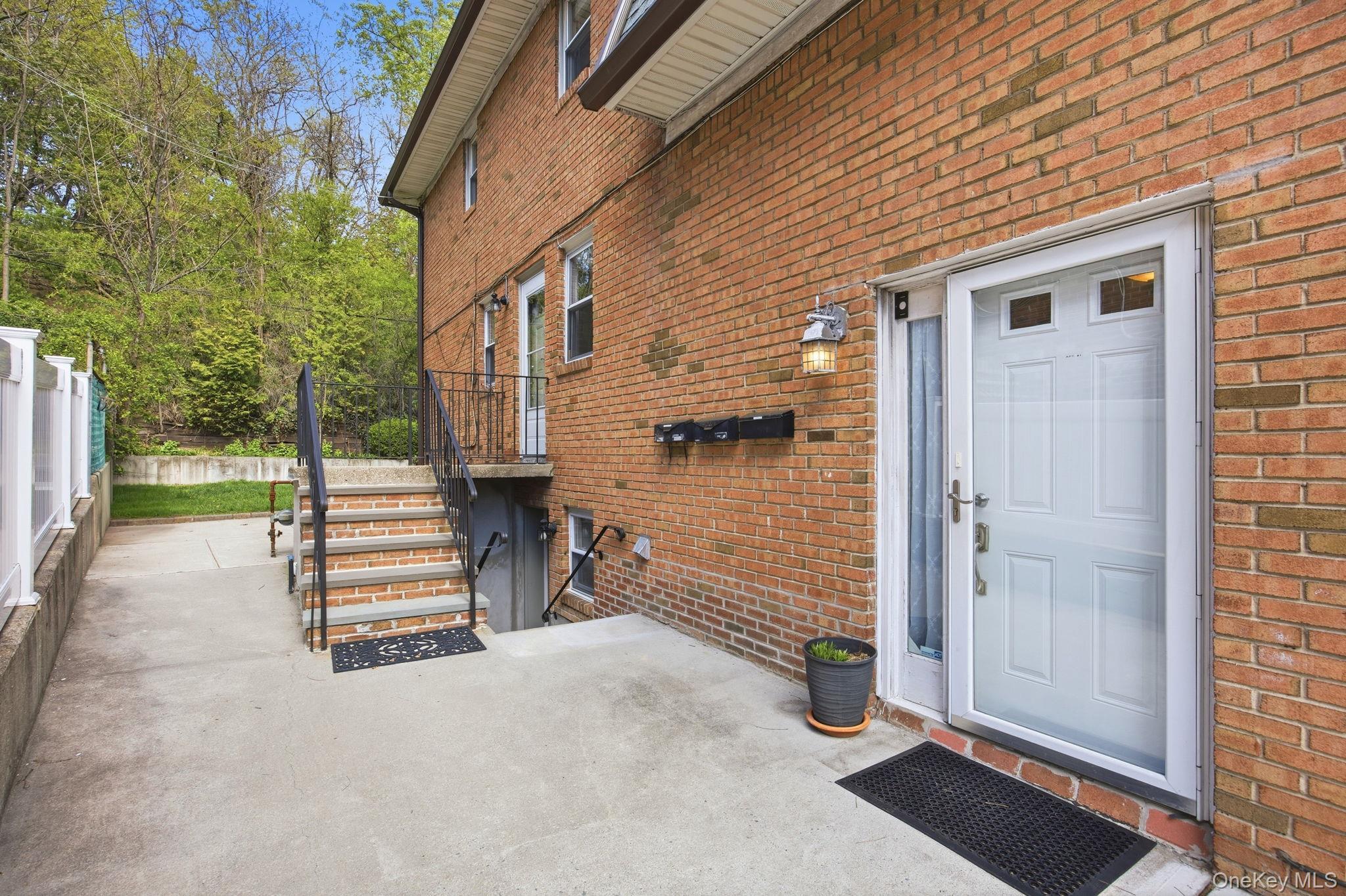 Single Family Little Neck Parkway Queens, NY 11004, MLS-988304-27