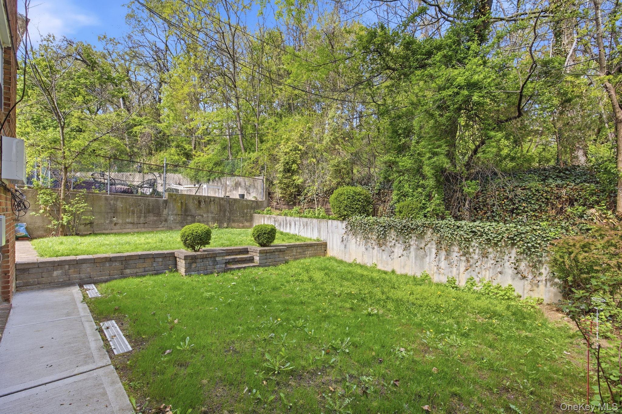 Single Family Little Neck Parkway Queens, NY 11004, MLS-988304-31