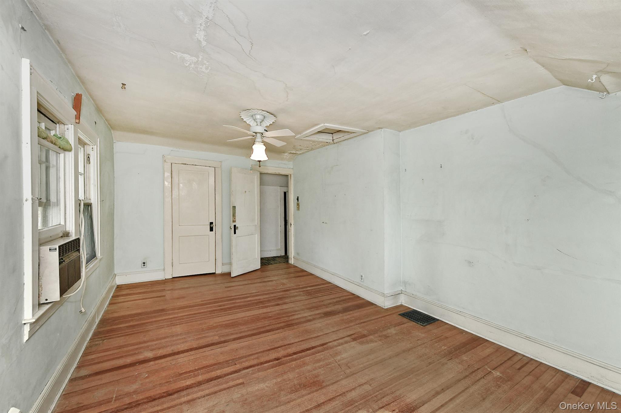 Single Family Prospect  Suffolk County, NY 11721, MLS-988320-20